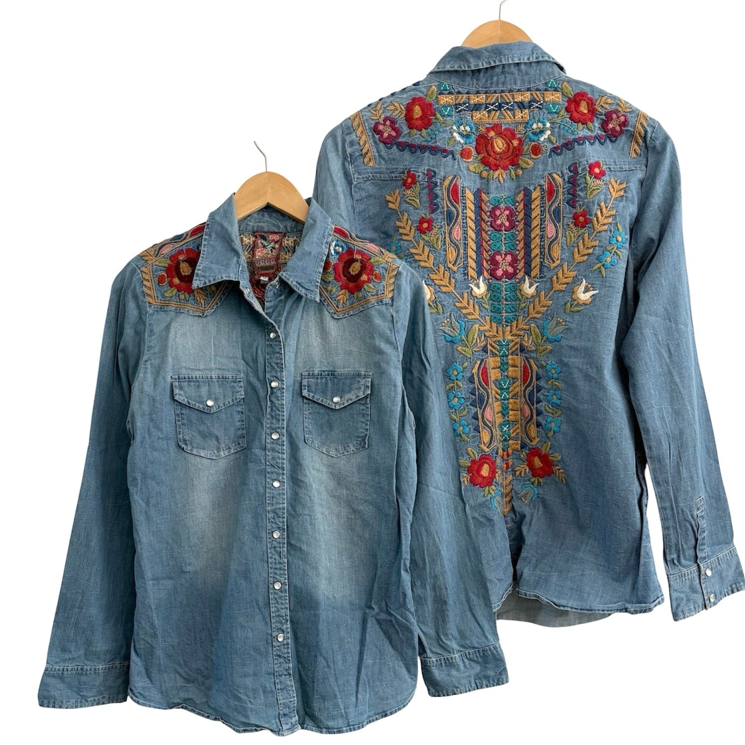 Johnny Was Embroidered Chambray Top Pearl Snap Womens Size Medium Boho Western