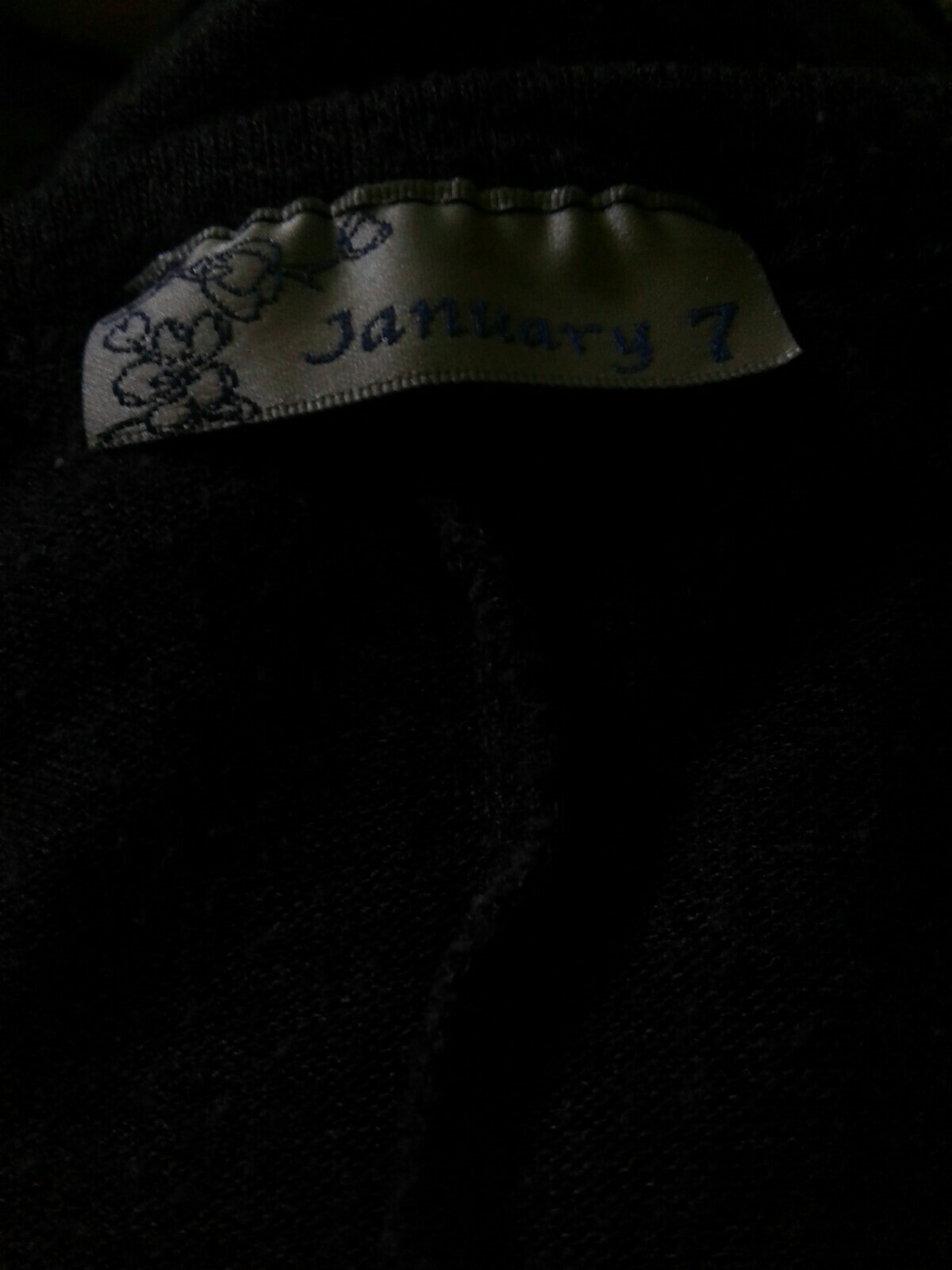 January 7, Women Top Blouse Medium, Gray, short sleeve and crew neck, LOVE
