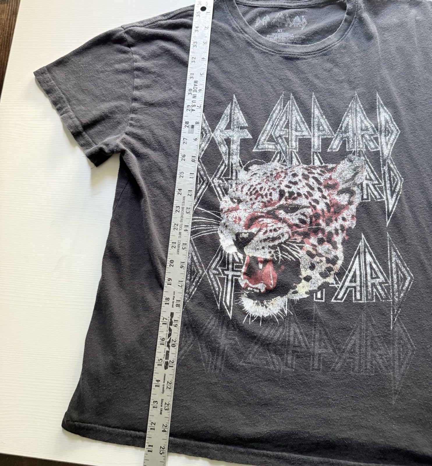 Def Leppard Band T Shirt Women’s XL Black Short Sleeve Retro Reprint Music Tee