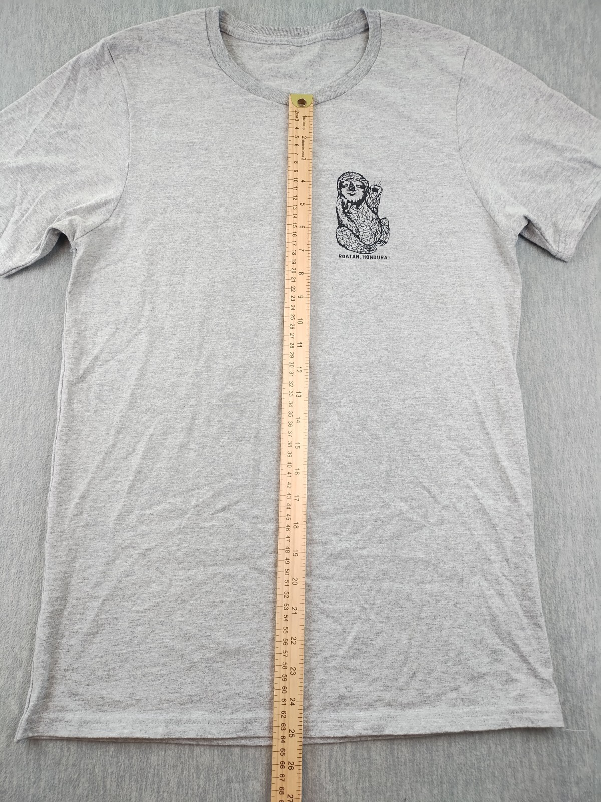 Roatan Honduras T Shirt Womens Medium Gray Sloth Beach Island Travel
