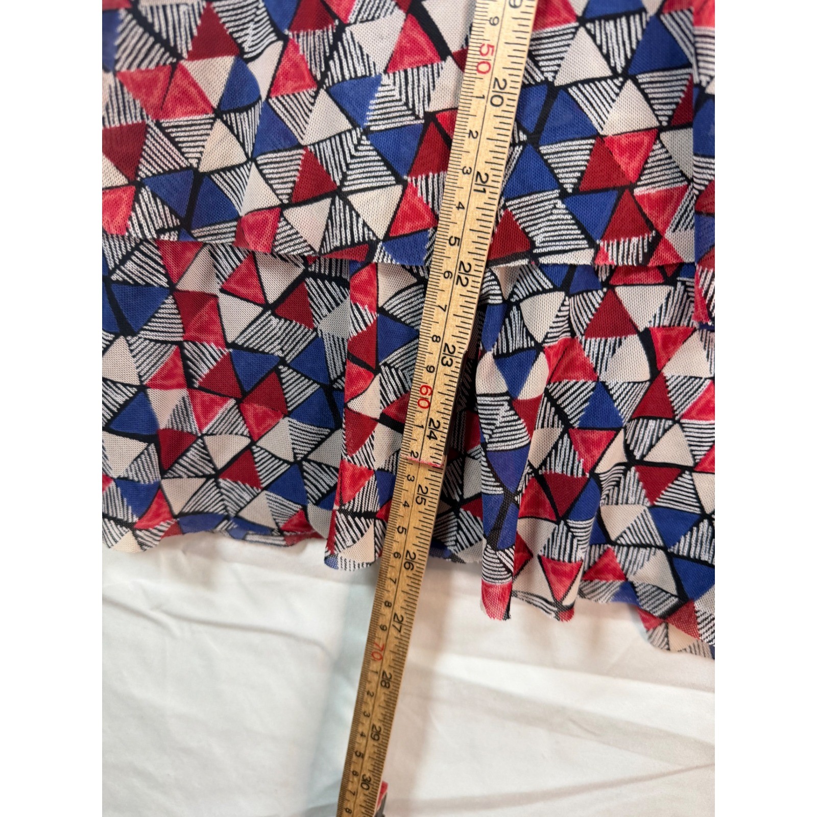 Roz & Ali Womens Medium Blue Red White Geometric Triangle Tiered Sleeveless Top
