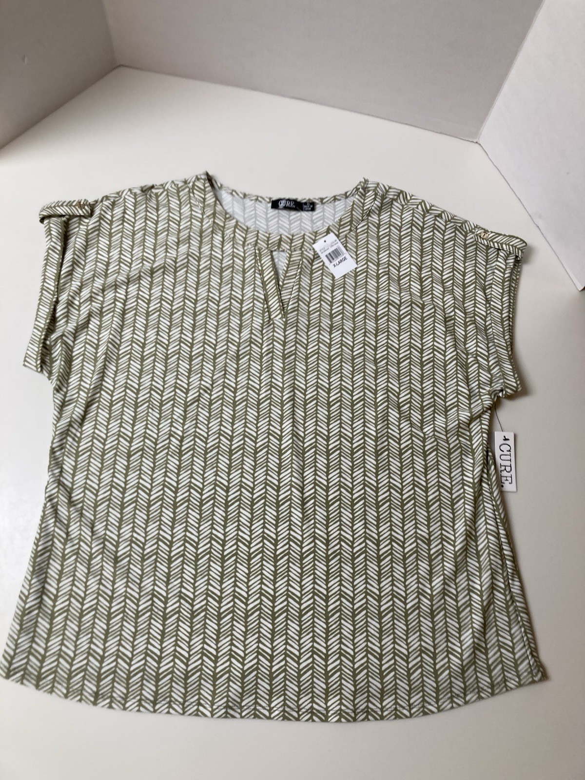 Women’s Top CURE Brand Size XL Short Sleeve Pullover Top Round Neck Shirt NWT