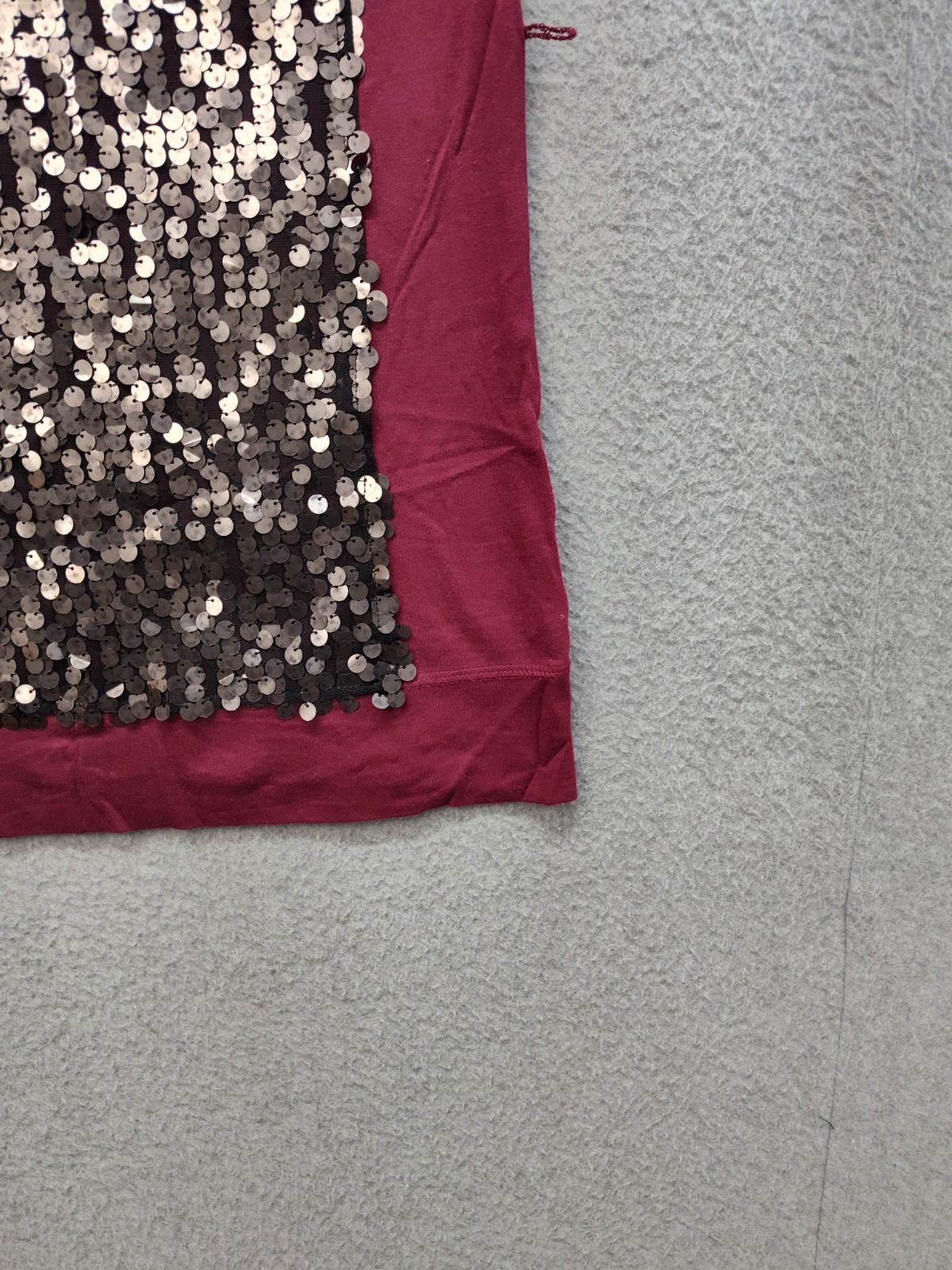 Simply Vera Vera Wang Women Tank Top XS Red Sequin Crew Neck Pullover Comfort