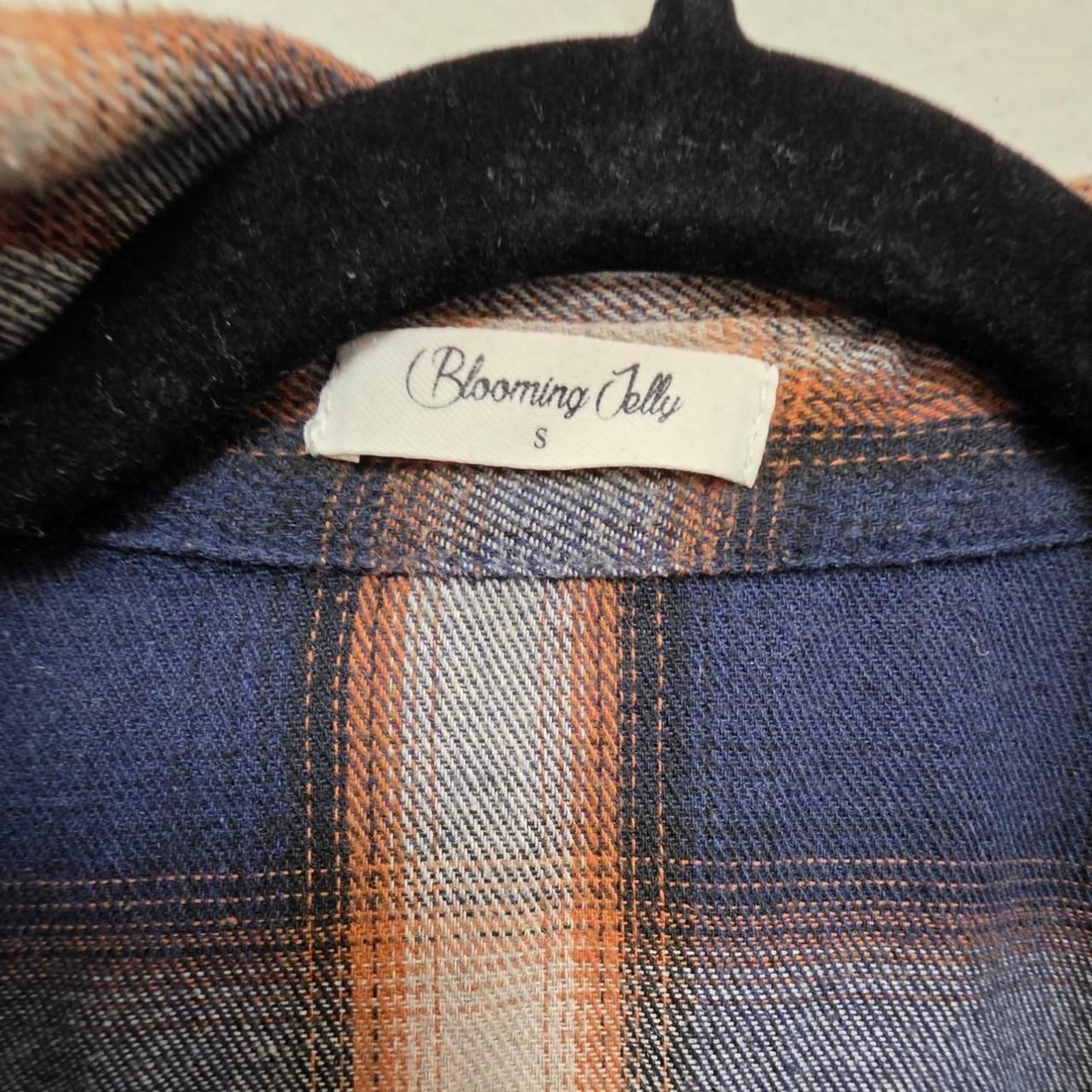 Blooming Jelly Women’s Flannel Shirt Size S Navy Blue Plaid Button-Up Pre-Owned