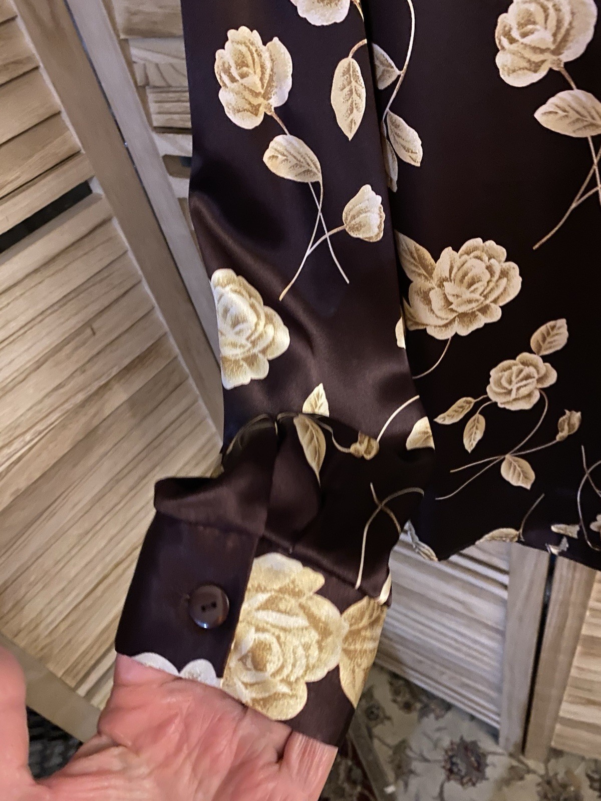LAUREN ALEXANDRA Women’s Size 14 Dressy Blouse Shiny Floral Long Sleeve Button