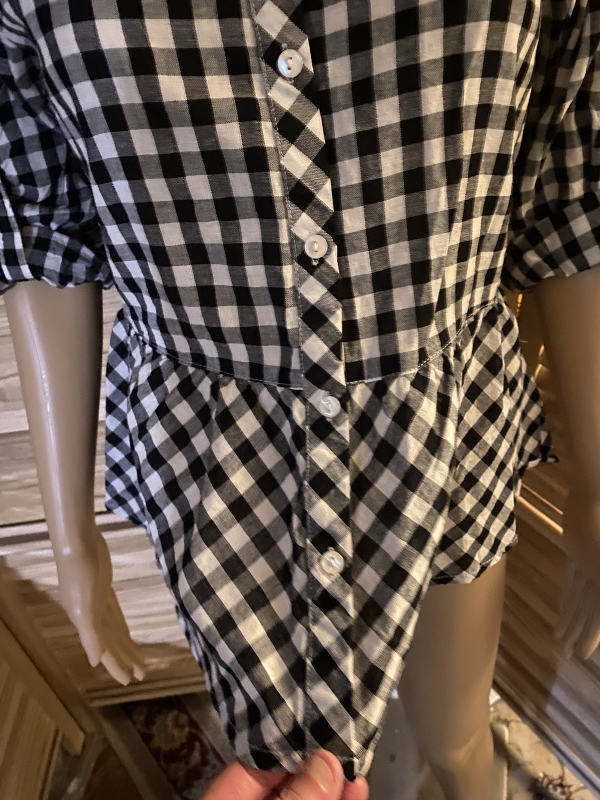 Love Notes Size L Checked Button Down Blouse 3/4 to Long Sleeve Collar
