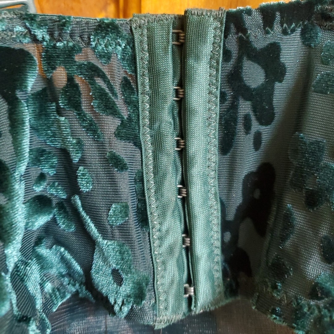 Dynamite Bustier Top Velvet green Size XS