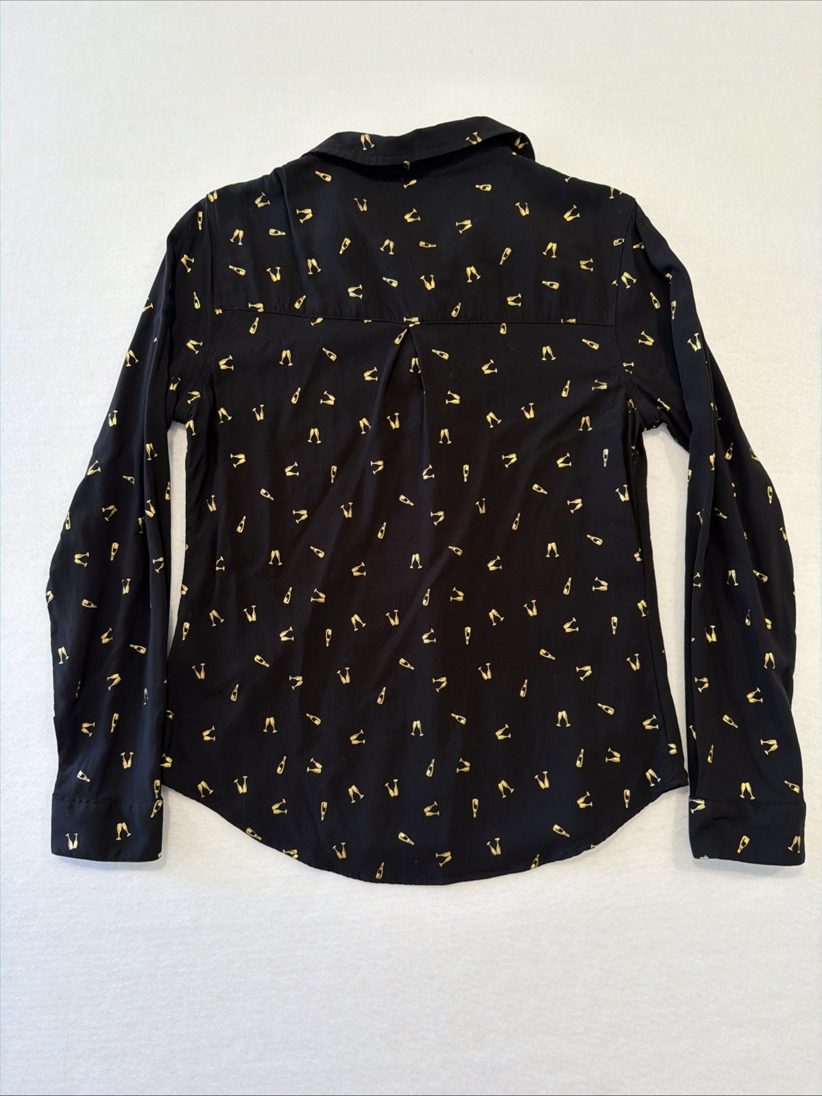 Kensie Jeans Women’s Button Up Blouse Medium Black With Gold Wine Glasses