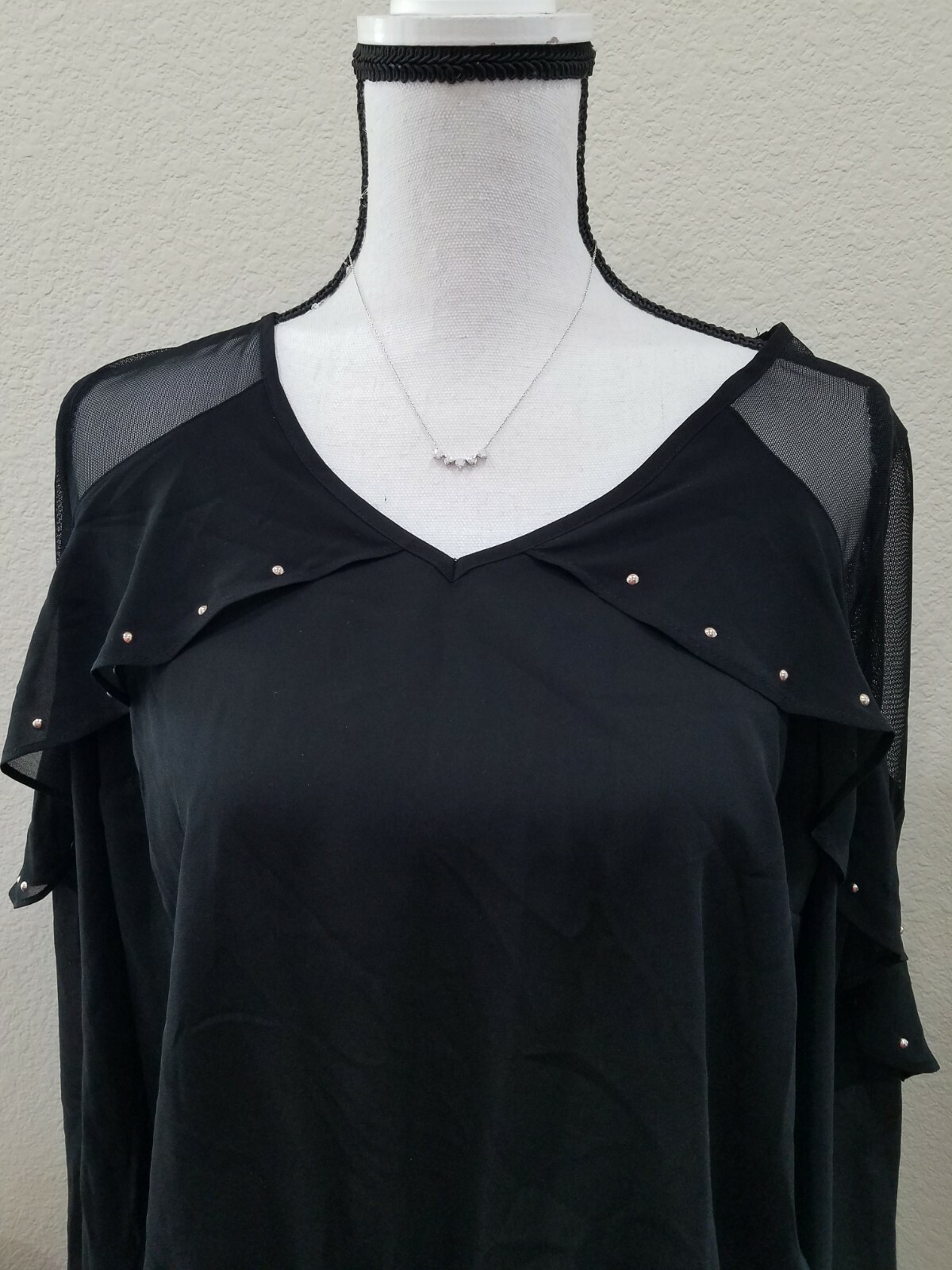THALIA SODI Black Long ruffled sheer Sleeves V Neck Blouse Size SMALL**NEW**