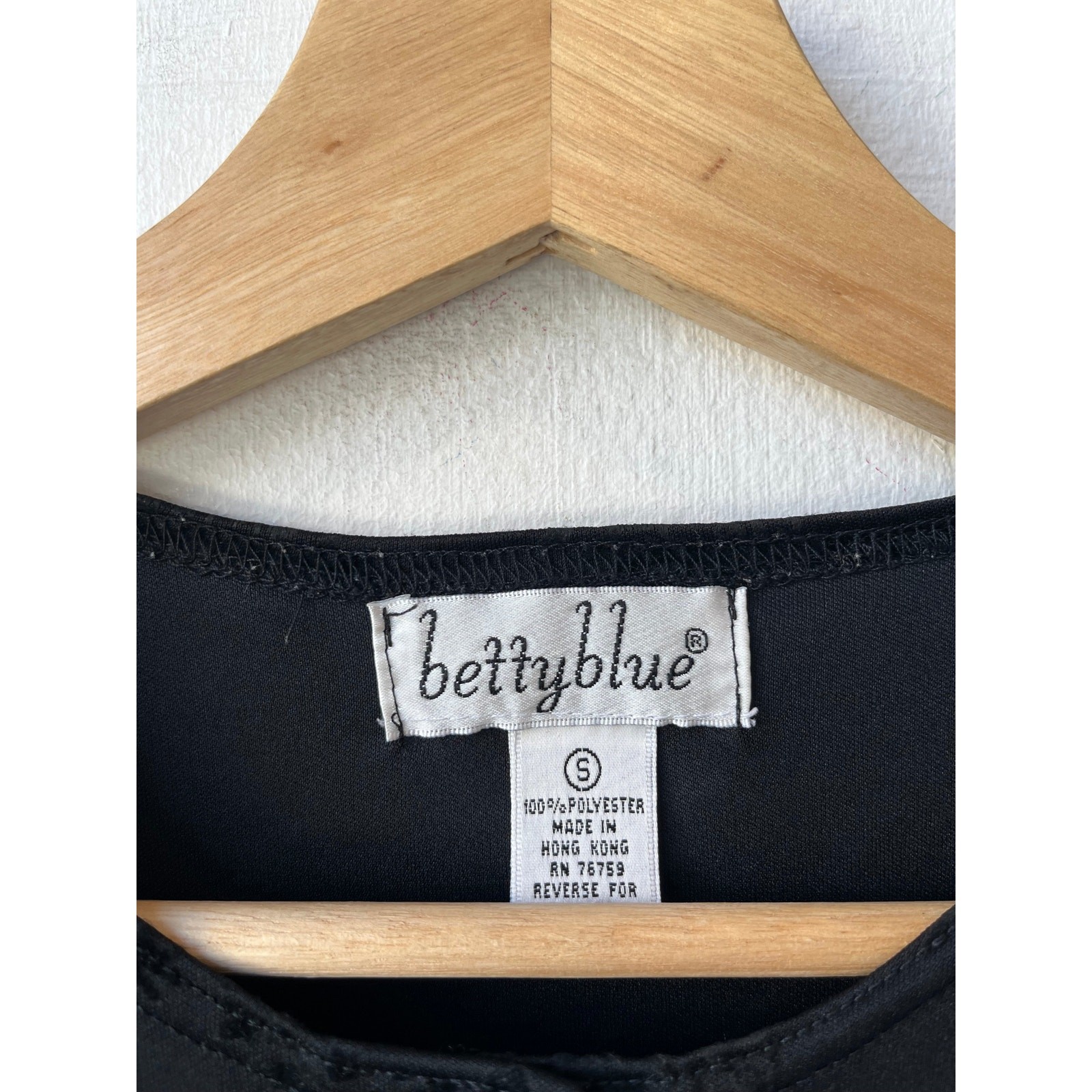 90’s Black Embroidered Blouse Vintage Shirt Betty Blue Small Womens Floral