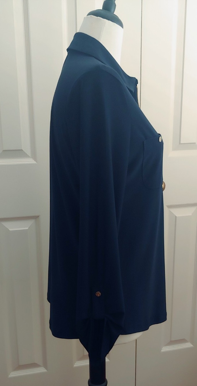 ANNE KLEIN Navy Career Blouse Gold Zipper Logo, Tab Sleeves Pocket Accents Sz L