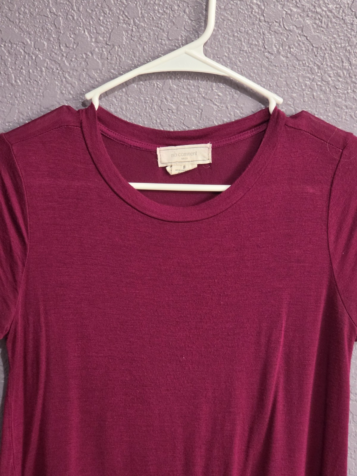 No Comment NY-LA Womens burgundy Top Short Sleeve Crew Neck Shirt Large