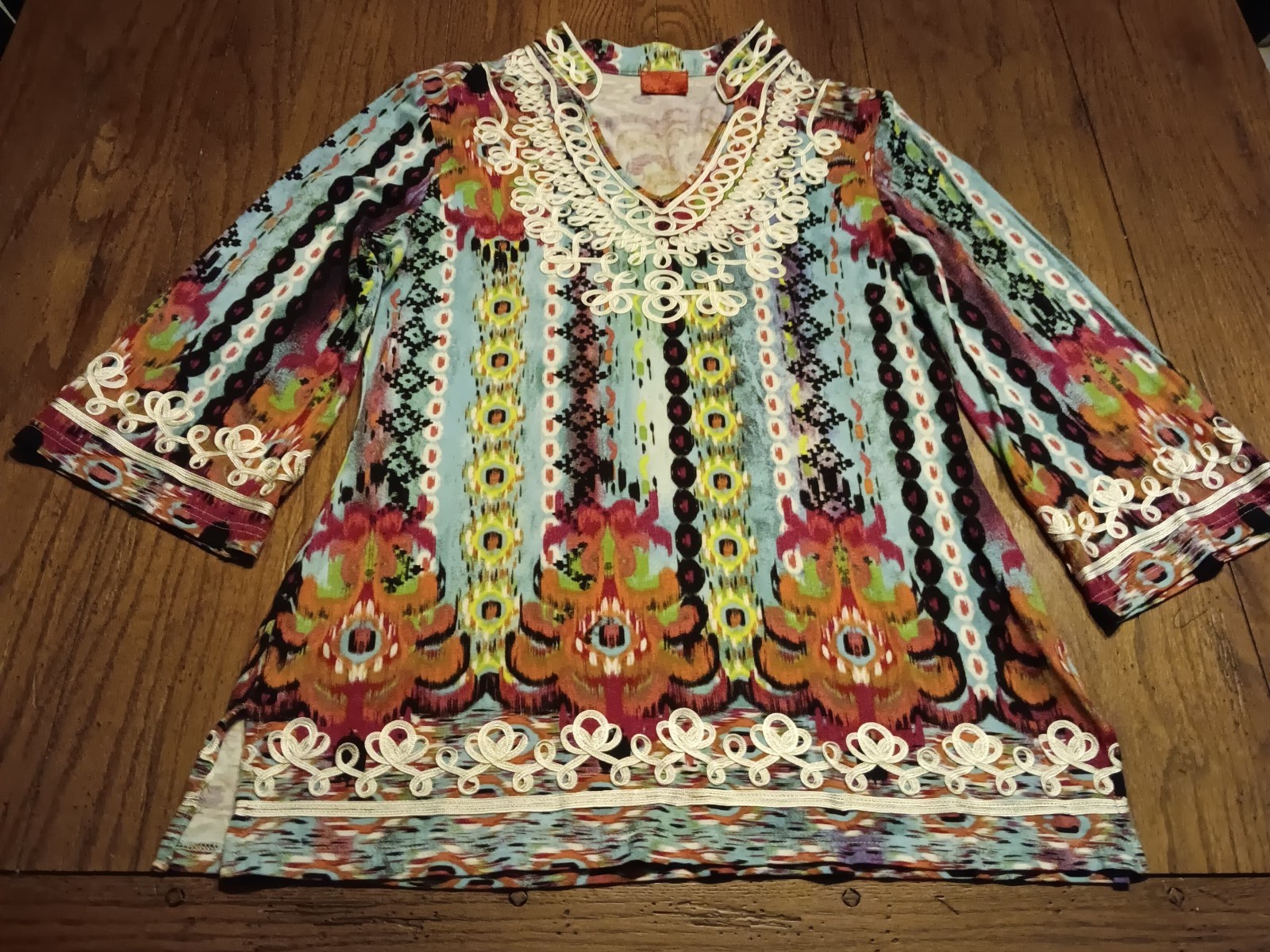 V. Cristina Colorful V Neck Top Size Large 3/4 Sleeve