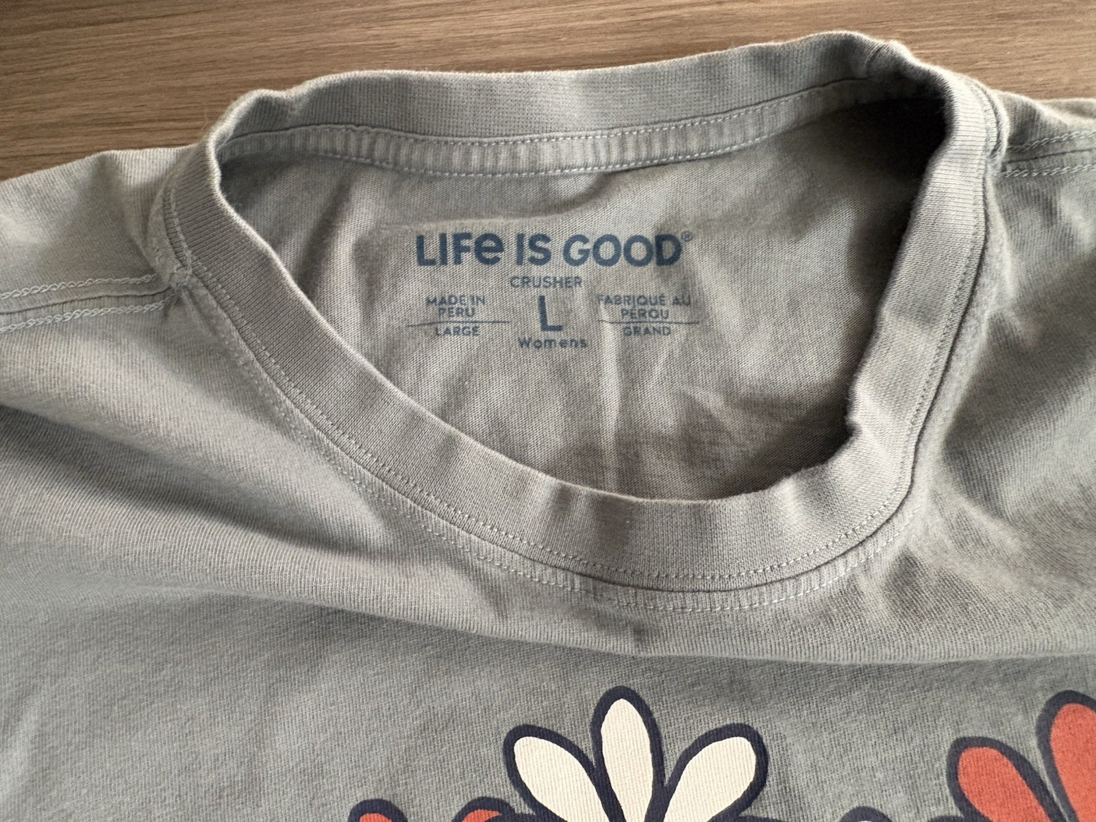 LIFE IS GOOD Women’s Crusher T-Shirt Sz L Flowers Daisies Dog Hiking Blue Green
