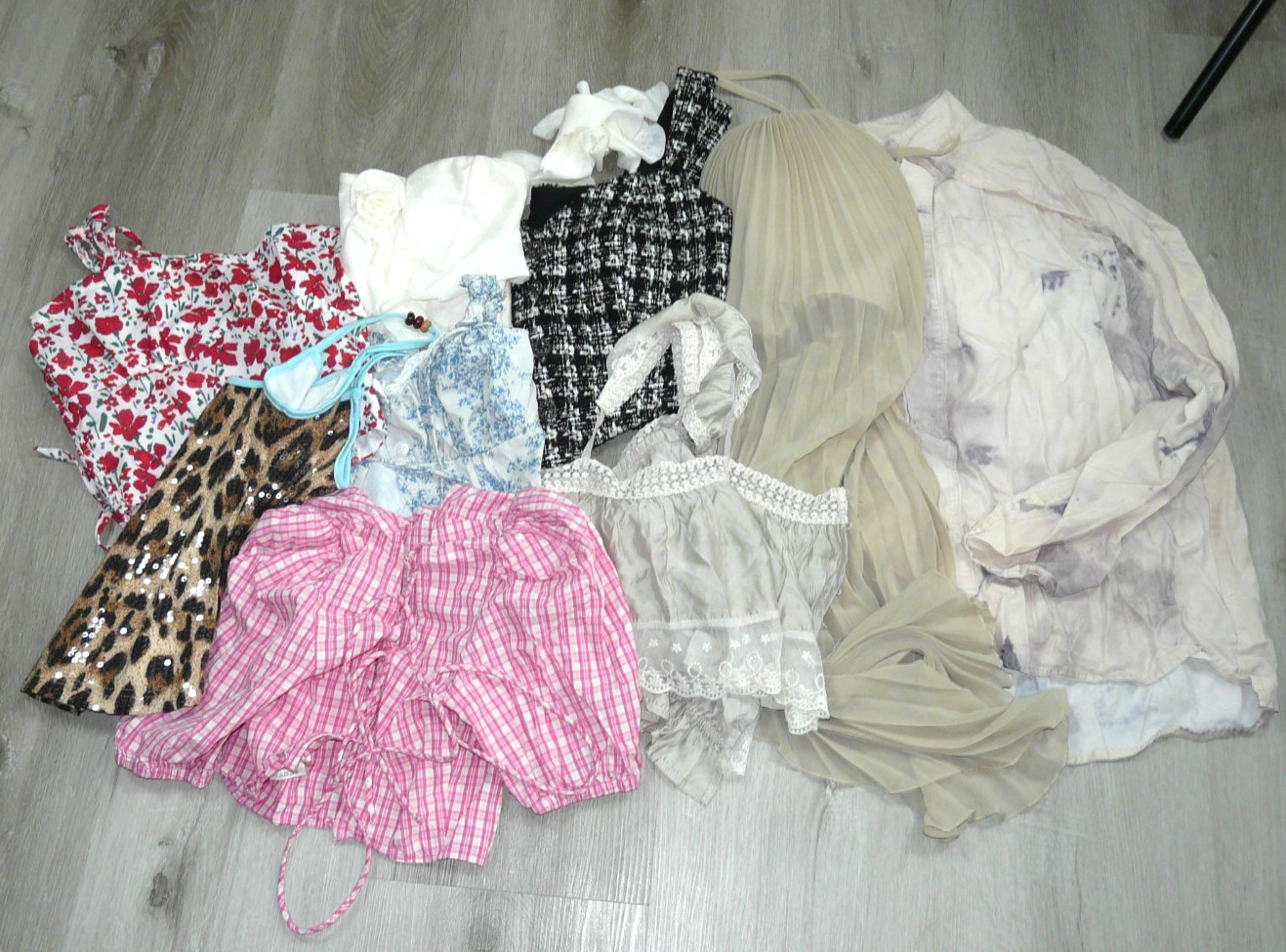 Women’s Bundle Top & Shirt Lot of 9 | Fast Fashion Nova ASOS Cider Shein Temu
