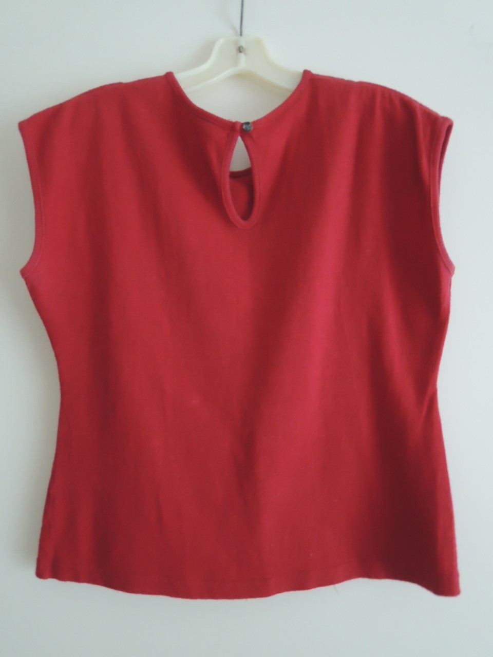Ladies Top Size M Deep Red S/L Keyhole Back Cotton Blend Blouse Vtg Outback Red