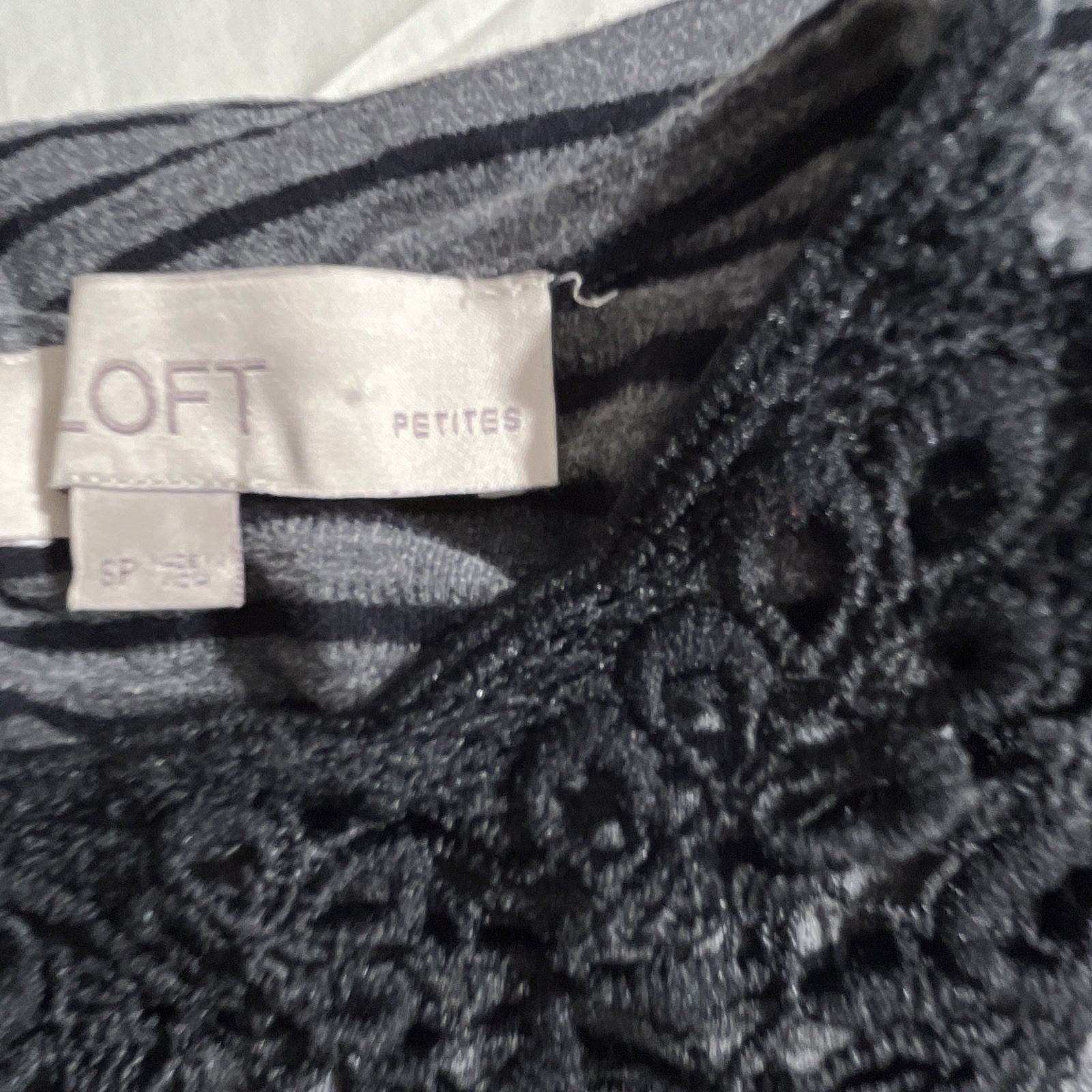 LOFT Petites Women’s Gray/Black Striped Knit Lace Yoke Tunic Top SP