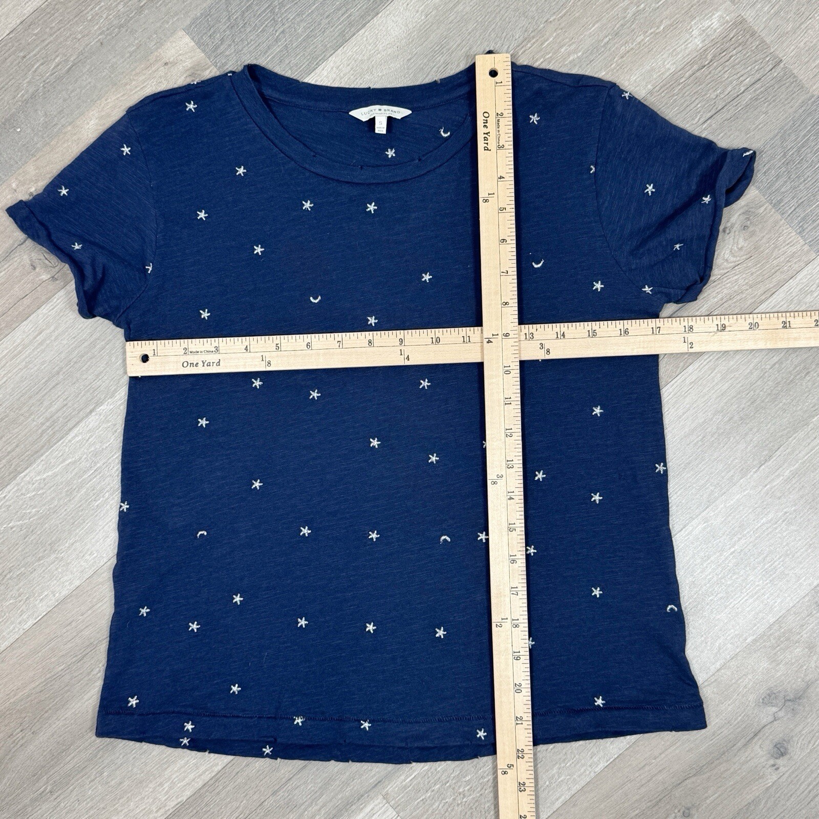 Lucky Brand Shirt Women Small Blue Embroidered Stars Moons Slub Tee Crop