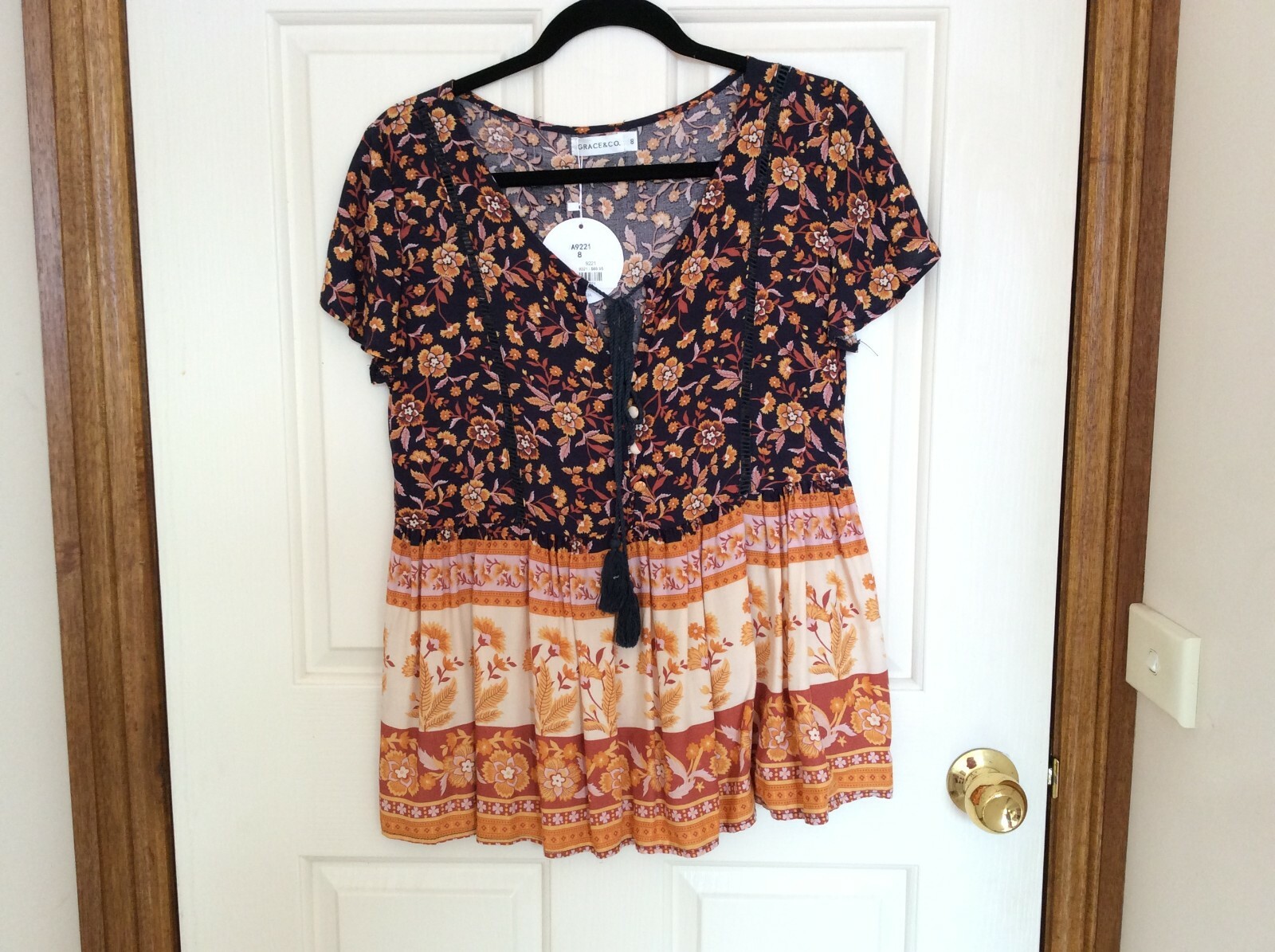 GRACE & CO BEAUTIFUL TOP SIZE 8