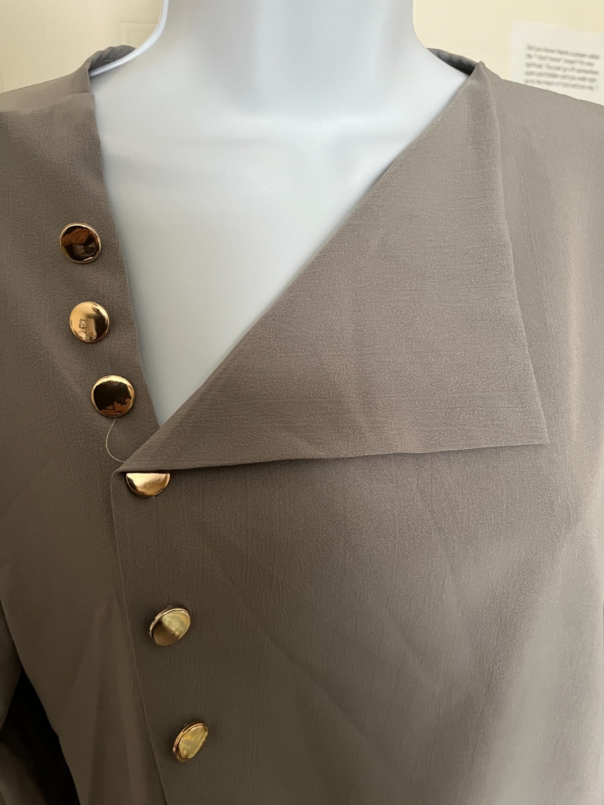 WOMEN’S GRAY ASYMMETRICAL BLOUSE SZ S–GOLD BUTTONS-STATEMENT COLLAR-LONG SLEEVES