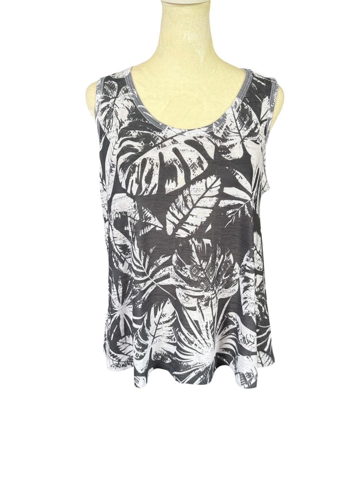 TRYST women’s white charcoal sleeveless leaf pattern pullover tank top size S