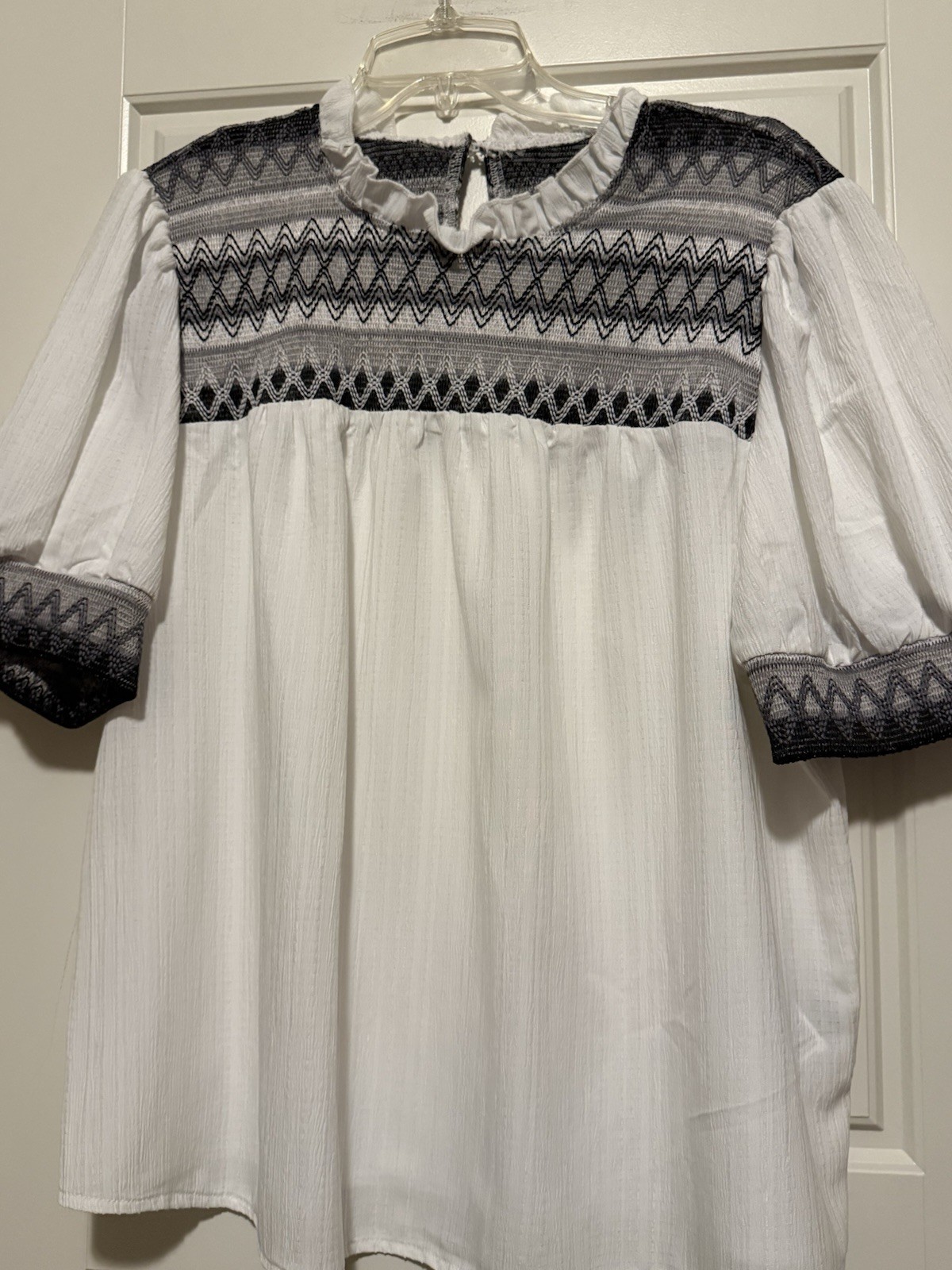 NWOT Womens Sz XL White Black Blouse Shein Smocked Ruffle Puff Sleeve Top Cute!!
