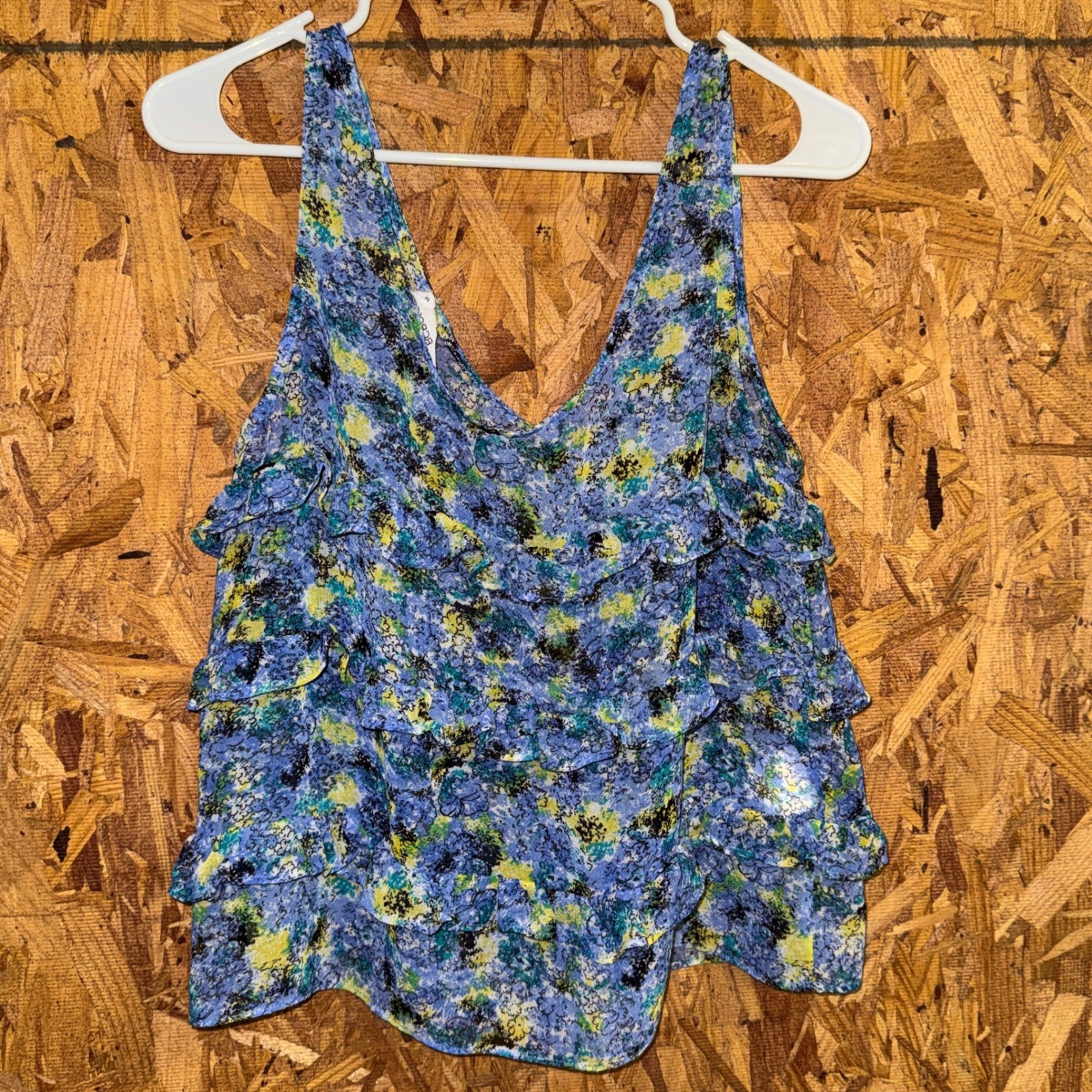 BCBG Periwinkle Blue Ruffle Tank Top Floral Print Summer Feminine Preppy Chic M