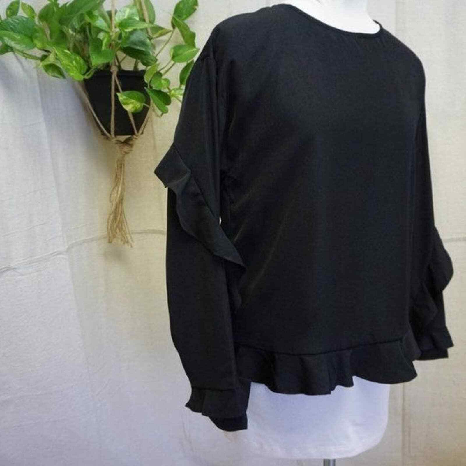 Lucca Couture ruffle sleeve blouse small