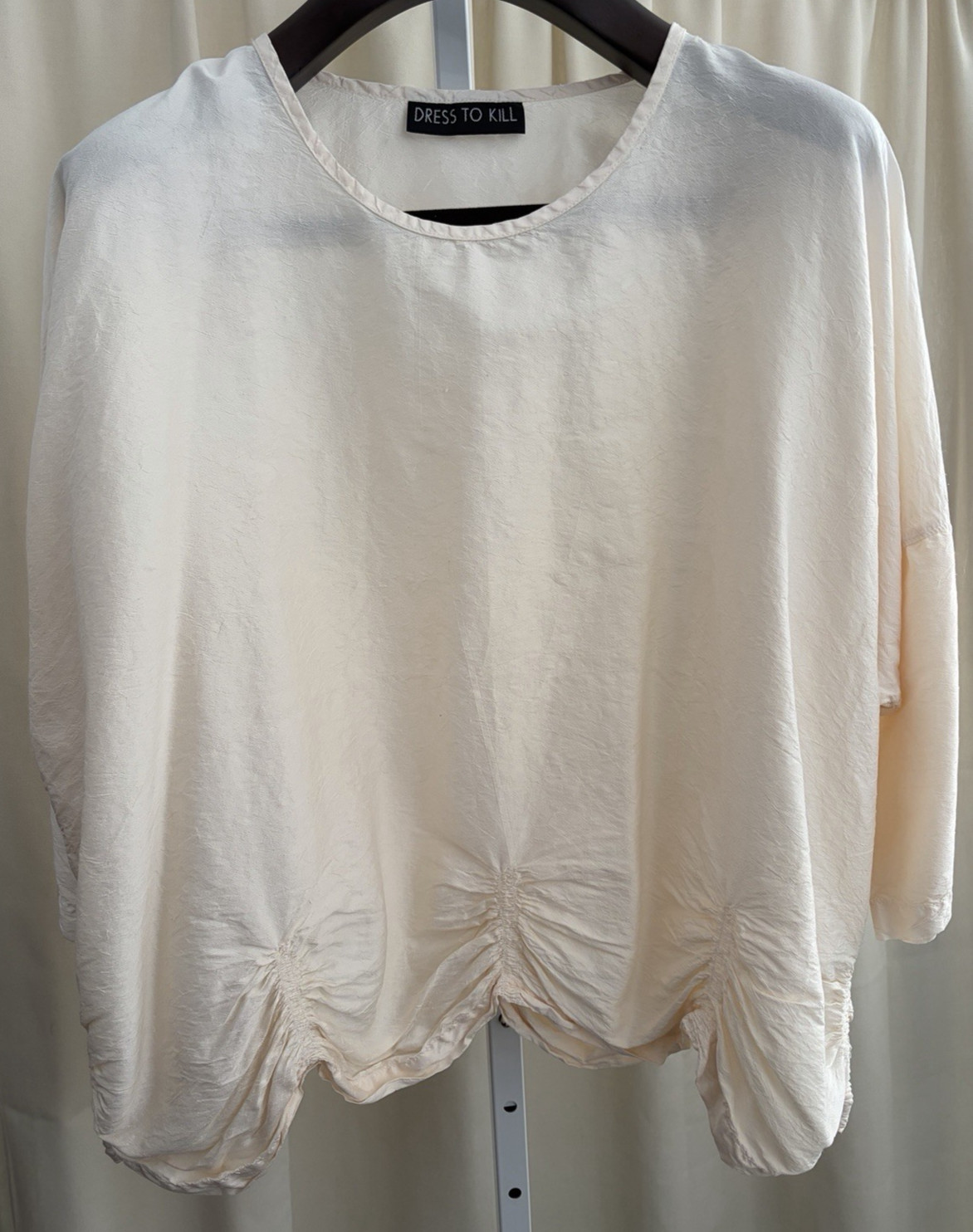 Dress To Kill Blouse 100% Silk Ivoly Ruched Hem Short Sleeve Size 1 Canada