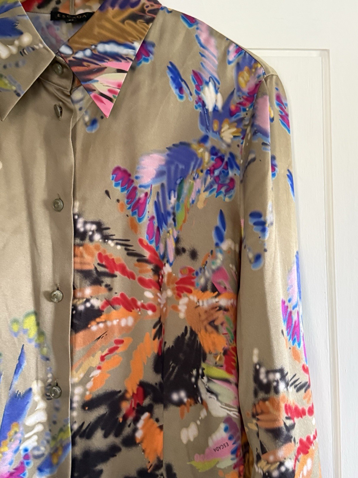 Escada 100% silk multi coloured shirt blouse – Size 38 UK 10 / 12