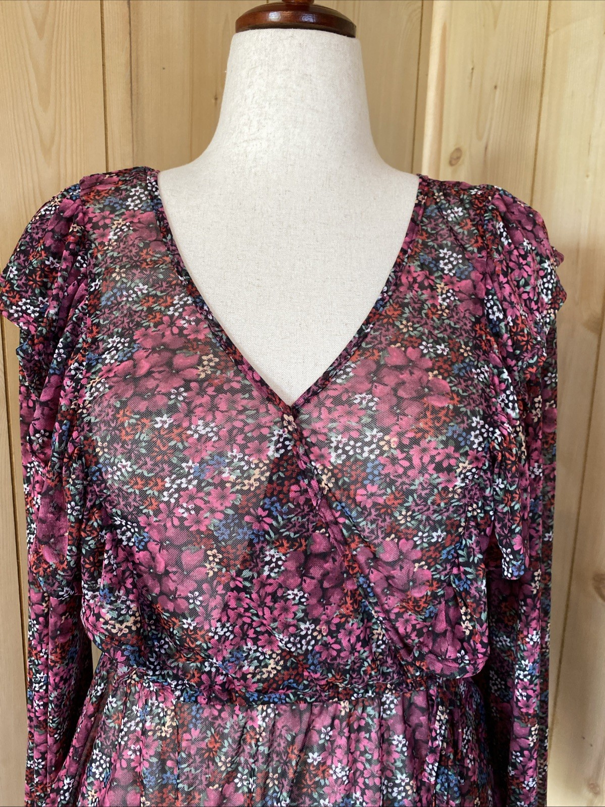 NWT. Women’s Floral Long Sleeve Surplice Gathered Waist Ruffle Blouse – Size L