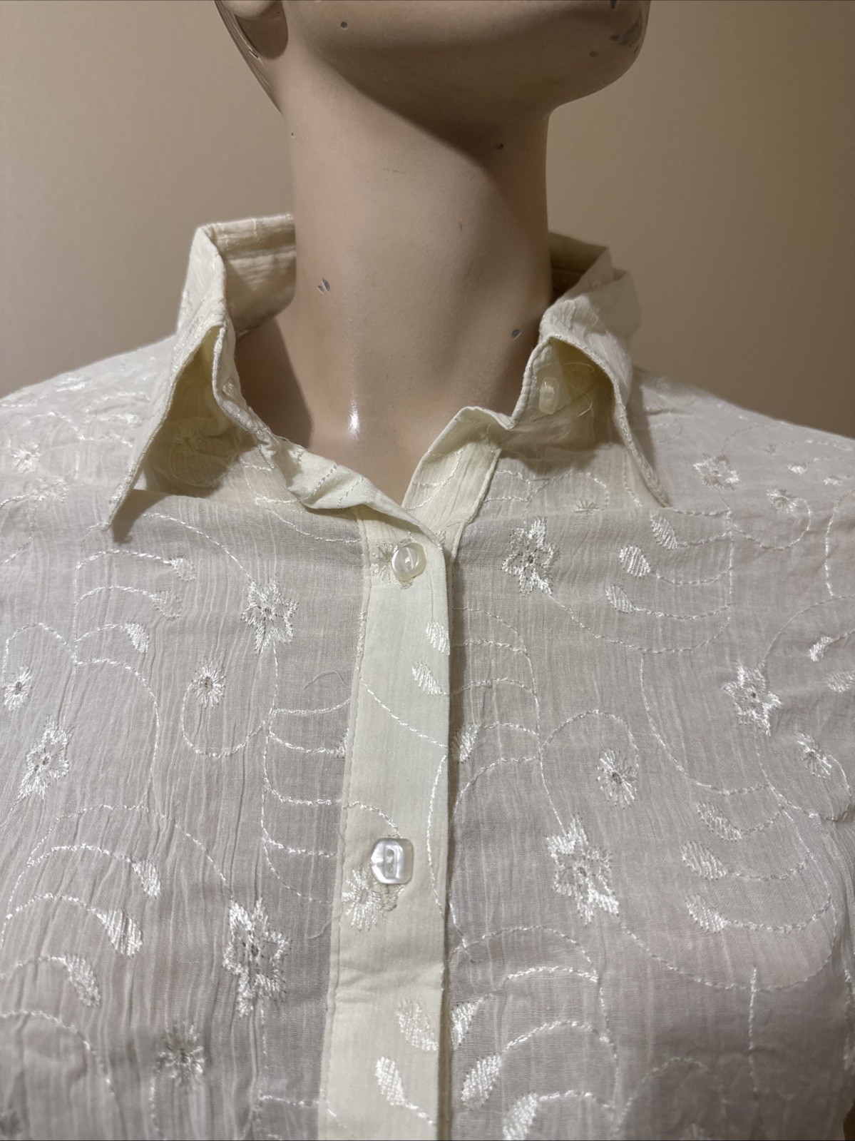 Women’s Ivory Rayon Casual Classic Stretch Embroidered Size L Button-up Top