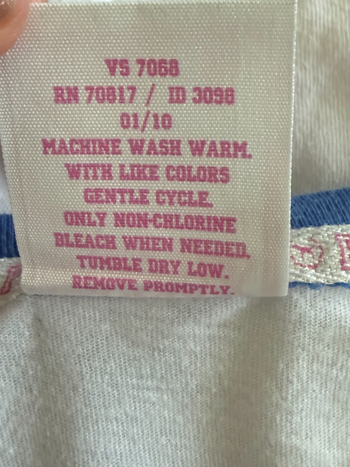 PINK Victoria Secret Chicago Cubs MLB Large Raglan Tee I Only Kiss Fans Top
