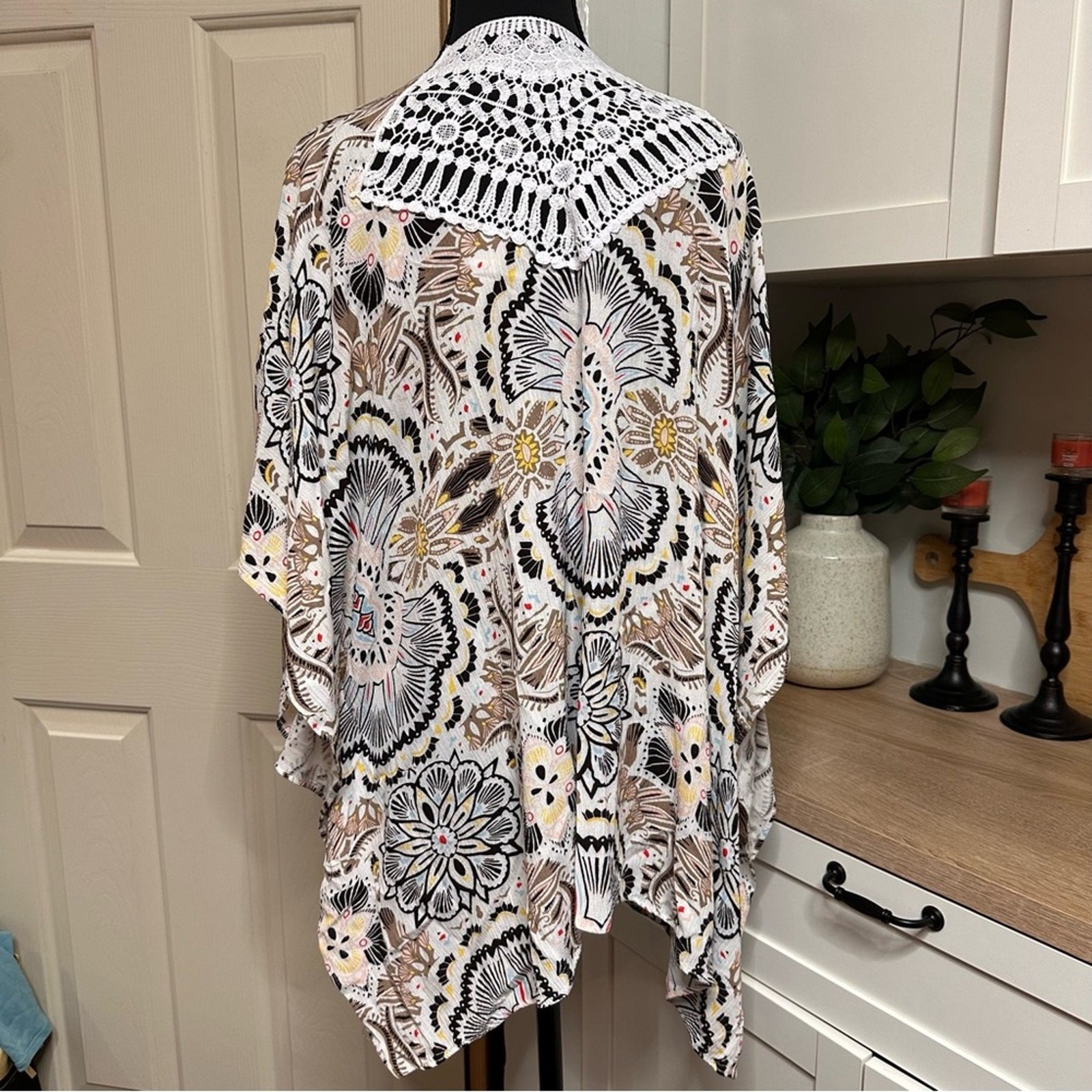 Chico’s Women’s S/M Bold Ruana Open Front Kimono Geometric Lightweight Layering