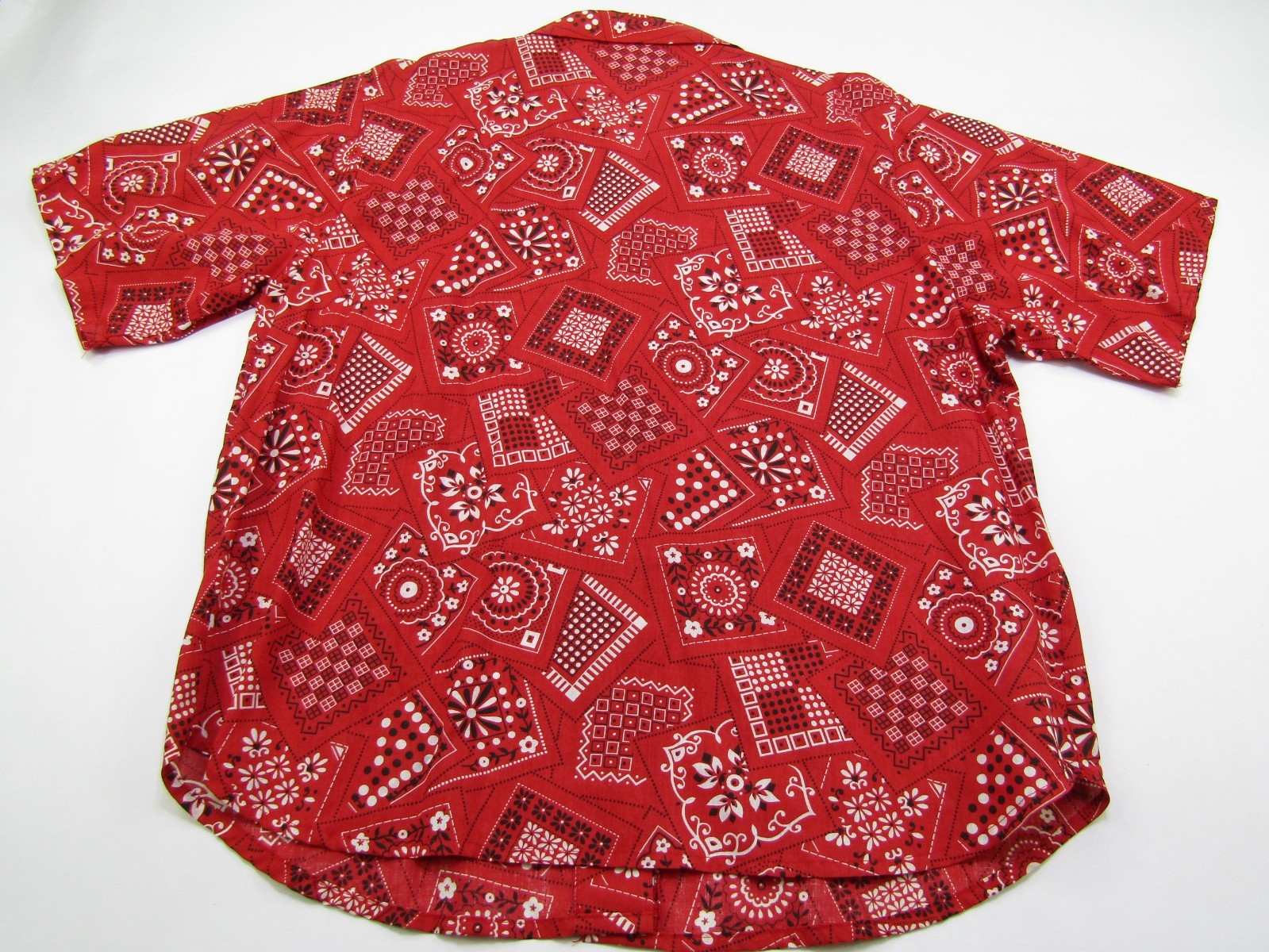 VTG Unbranded Shirt Womens 24? Red Handkerchief Design Farmercore Retro Cowgirl