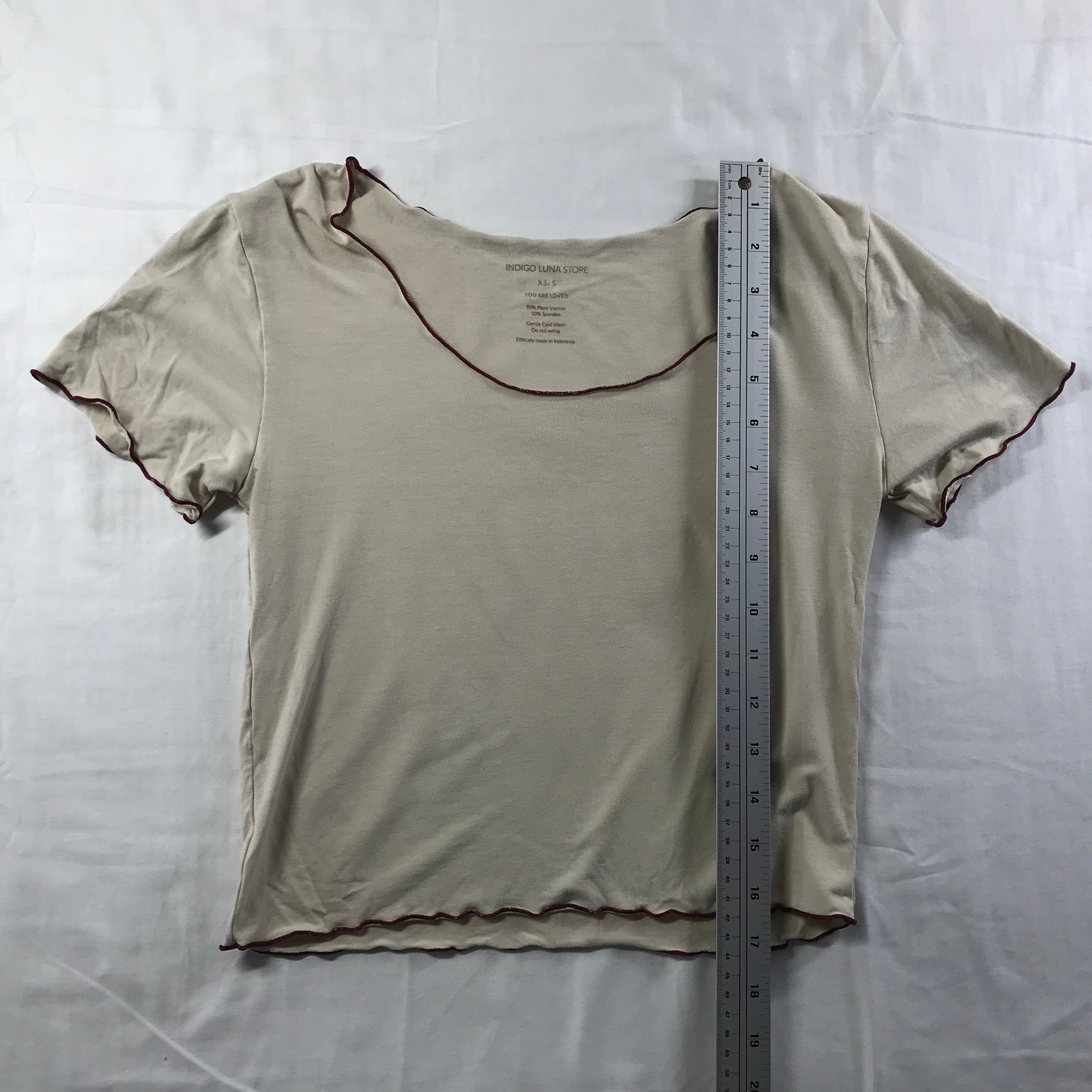 Indigo Luna Store Beige Lettuce Edge Crop Top XS/S Scoop Neck Short Sleeve Yoga