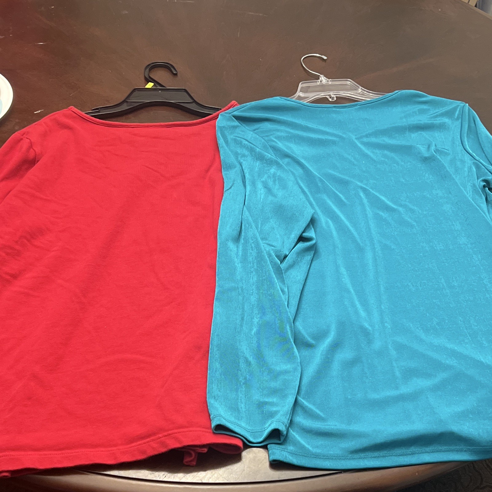 Quacker Factory Women’s XL Long Sleeve V-Neck Sequin Rhinestone Top Red/Blue