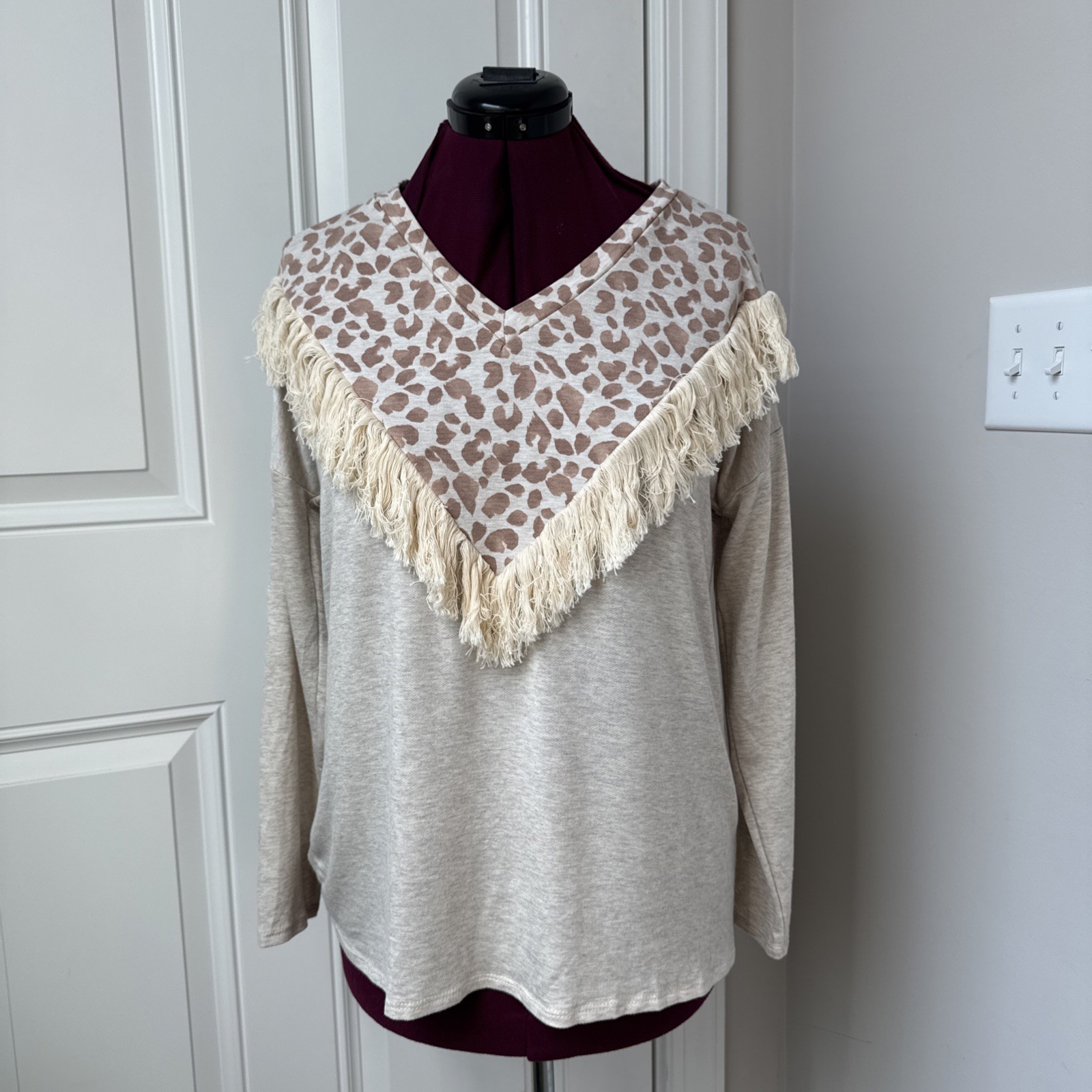 Southwestern Fringe V-neck Top Animal Print Long Sleeve Womens M Beige Eclectic