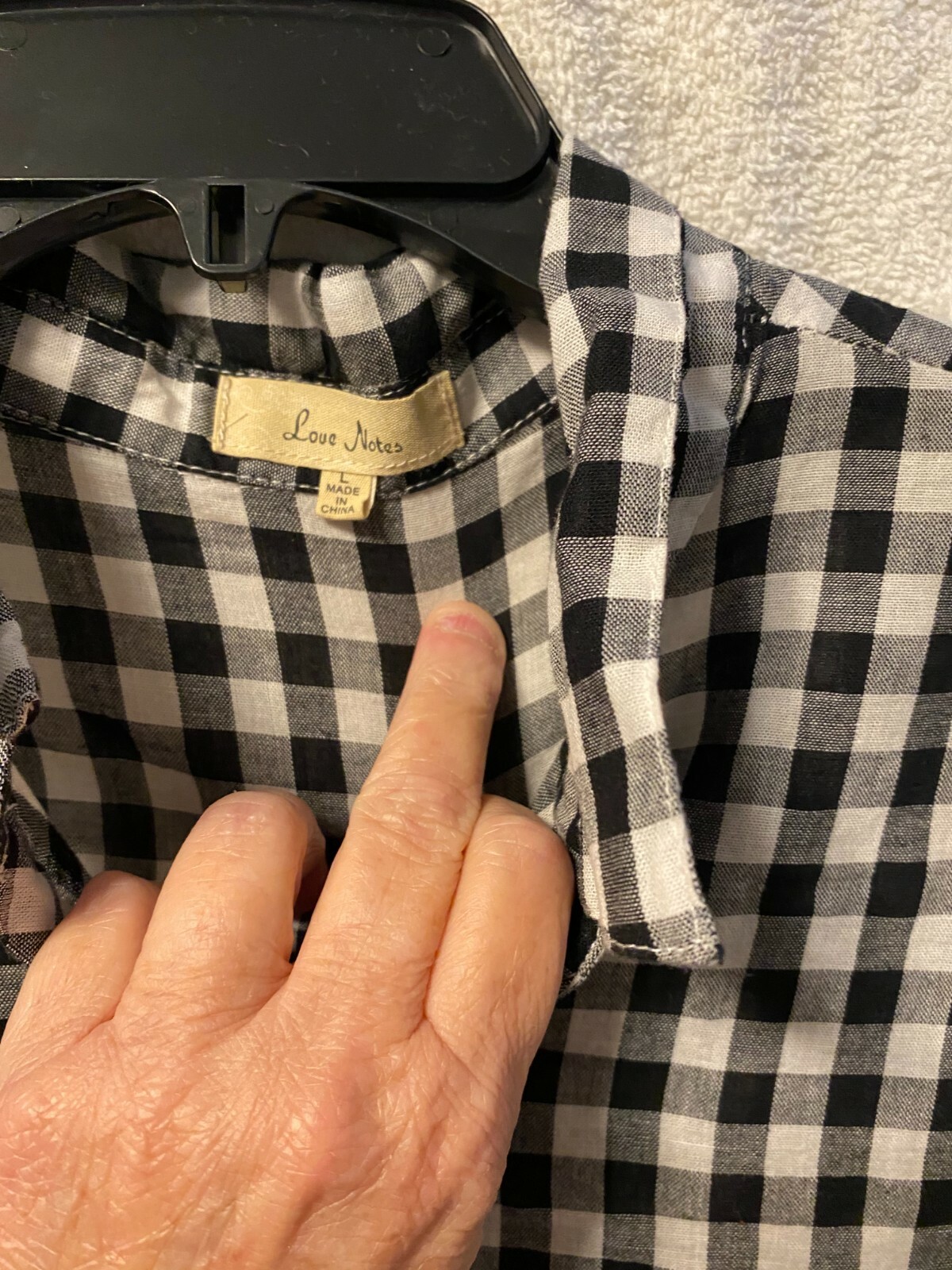 Love Notes Size L Checked Button Down Blouse 3/4 to Long Sleeve Collar