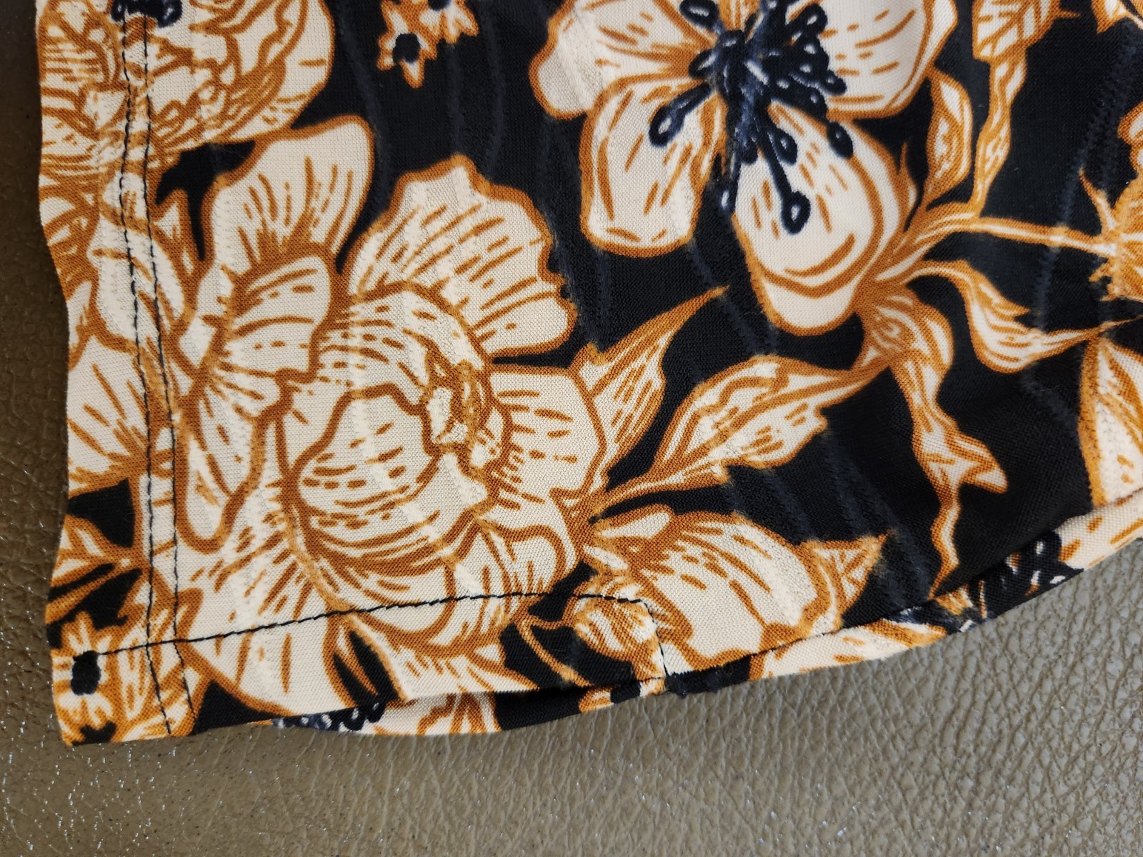 Caramel, Black & White Floral 3/4 Sleeve Top. NWT. XL. By Emily Daniels