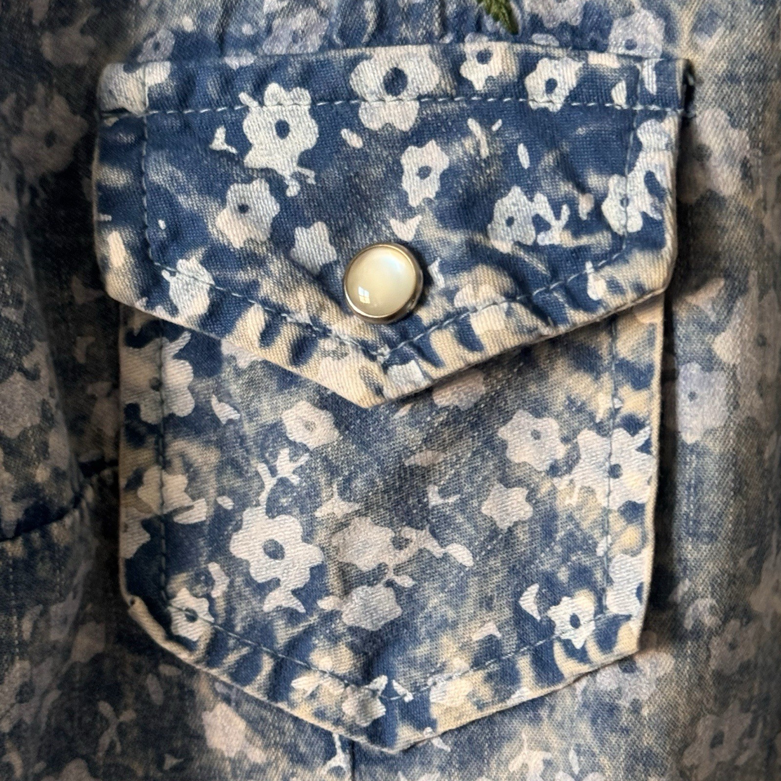 JAK Western Shirt Floral Embroidery Pearl Snap Sz L