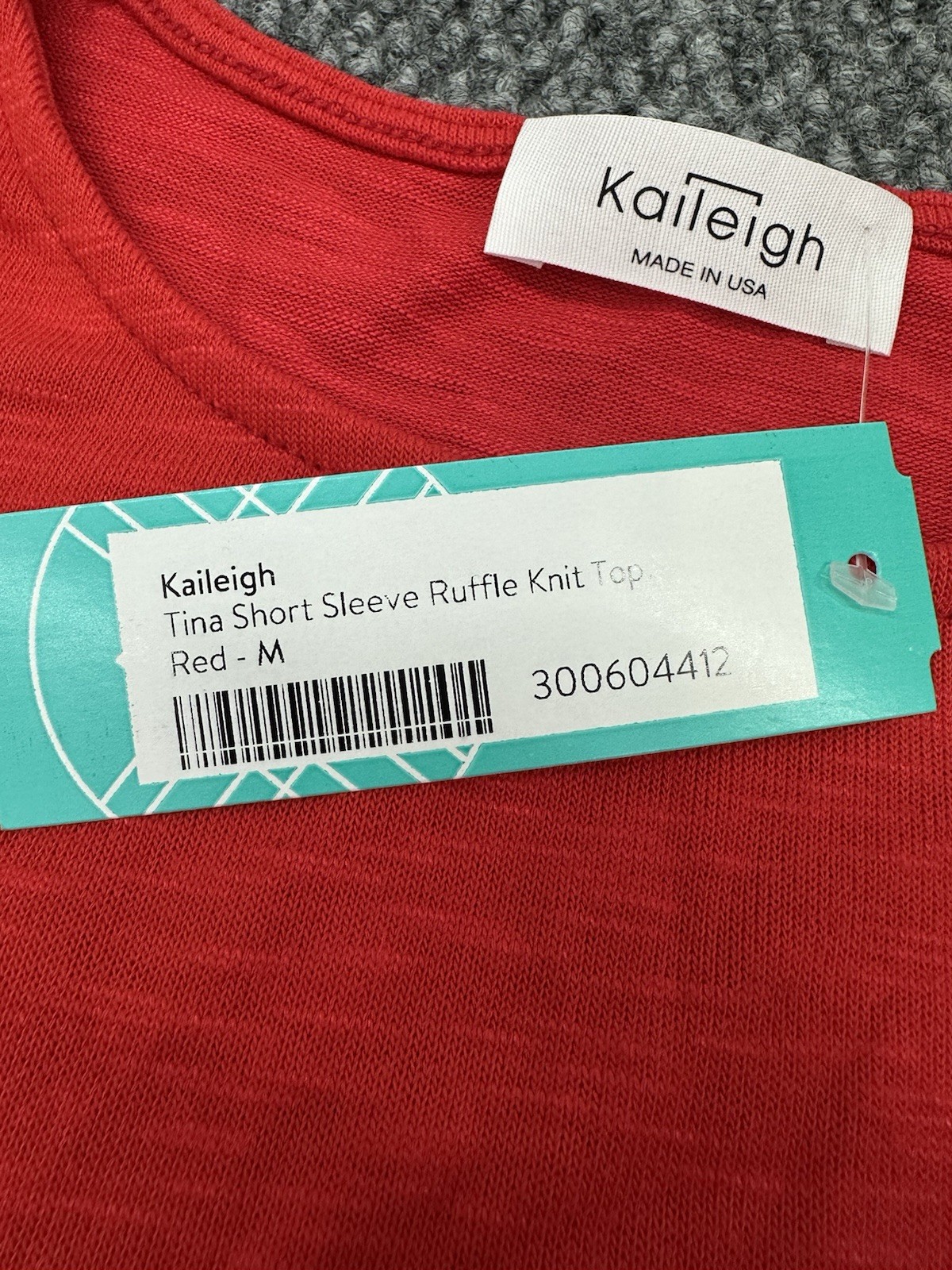Kaileigh Women’s Medium Tina Short Sleeve Ruffle Knit Tee Red – New