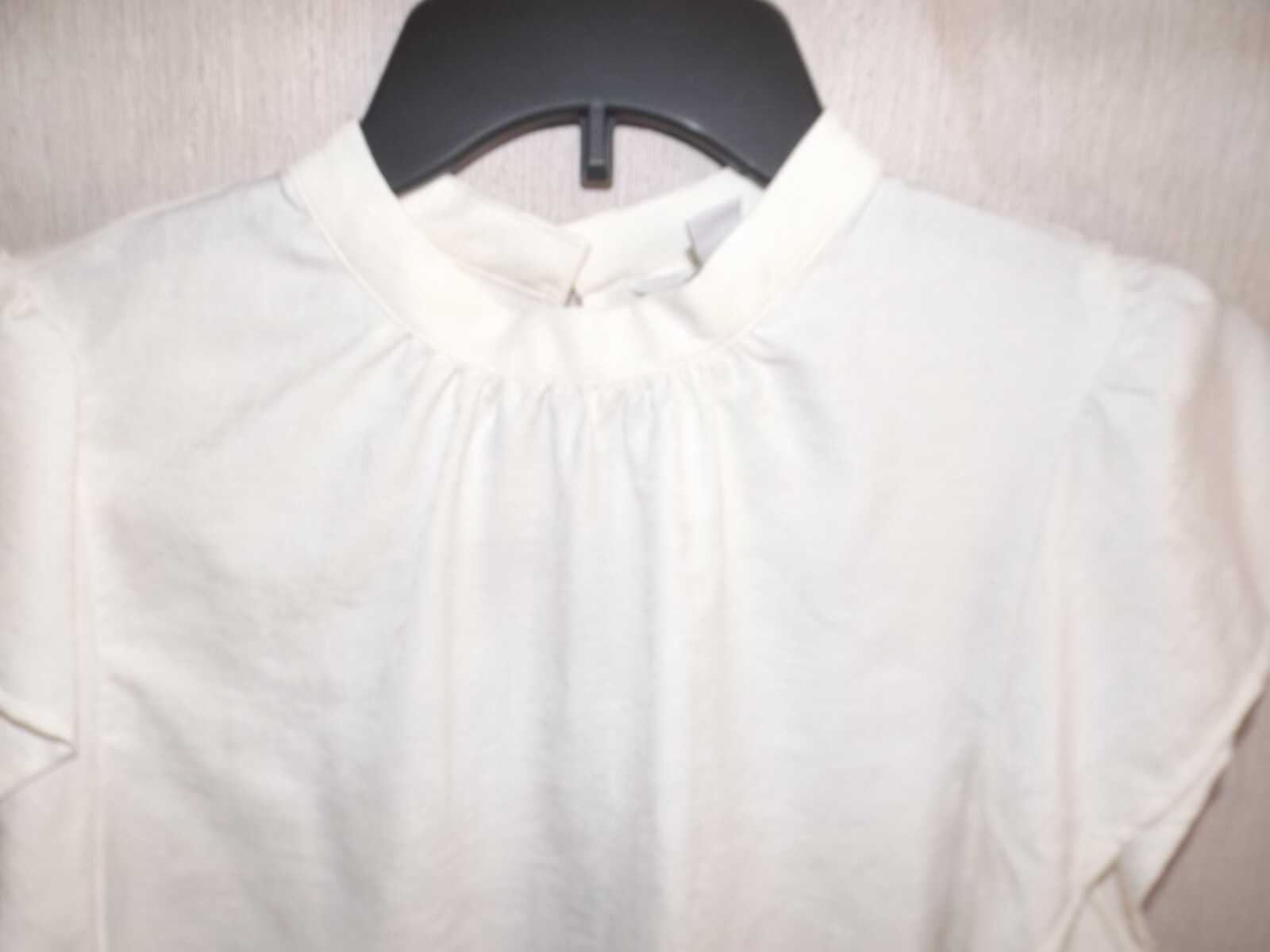 Nine West Women’s Large White Mockneck Ruffle Sleeveless Blouse NWT
