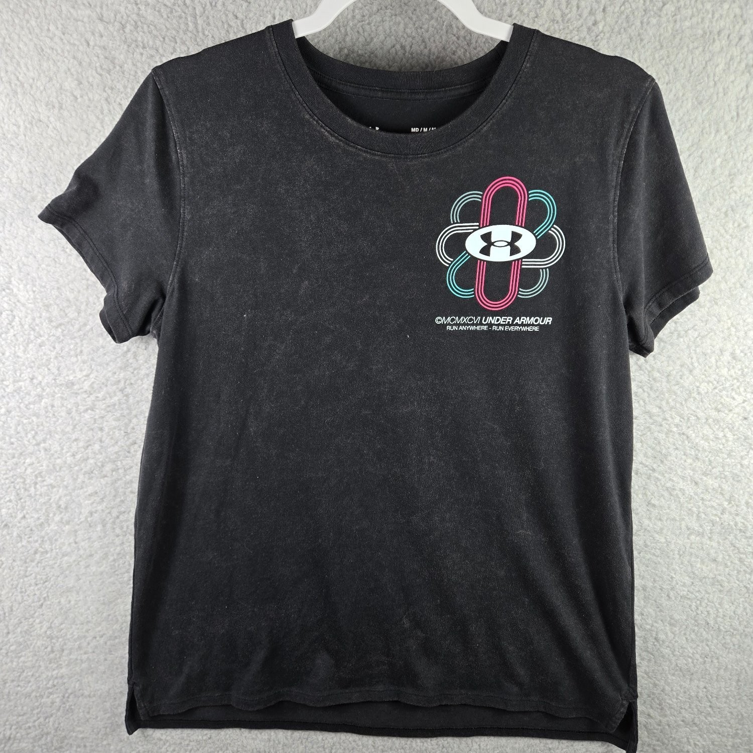 Under Armour Run Anywhere Everywhere T-Shirt Womens M Black