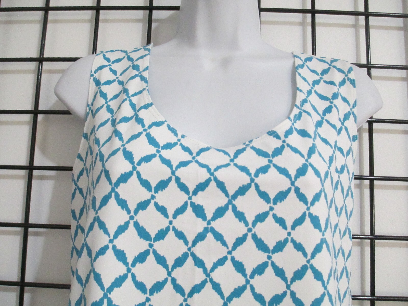 “NEW” CHICO’S 🌸 SIZE 3 / 16 ==AQUA PRINT / STRETCH KNIT / SLEEVELESS TOP