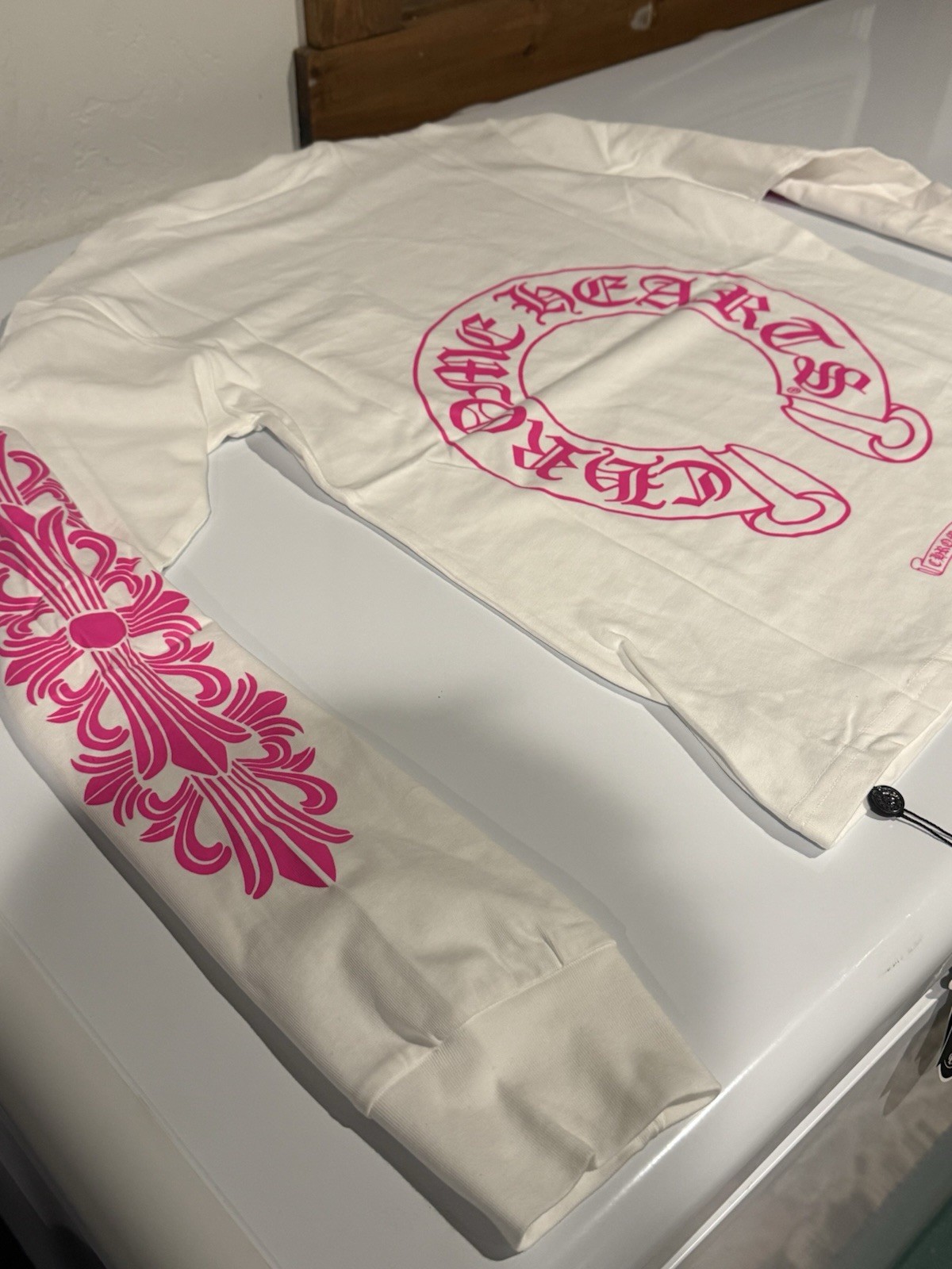 CH White And Pink Long Sleeve Size Small Men With Bag