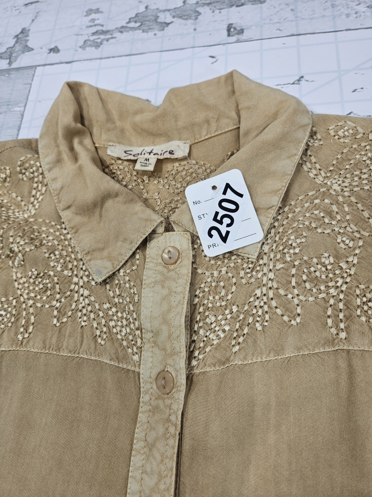 Solitaire Women’s Medium Beige Tunic Blouse Embroidered Washed Fabric