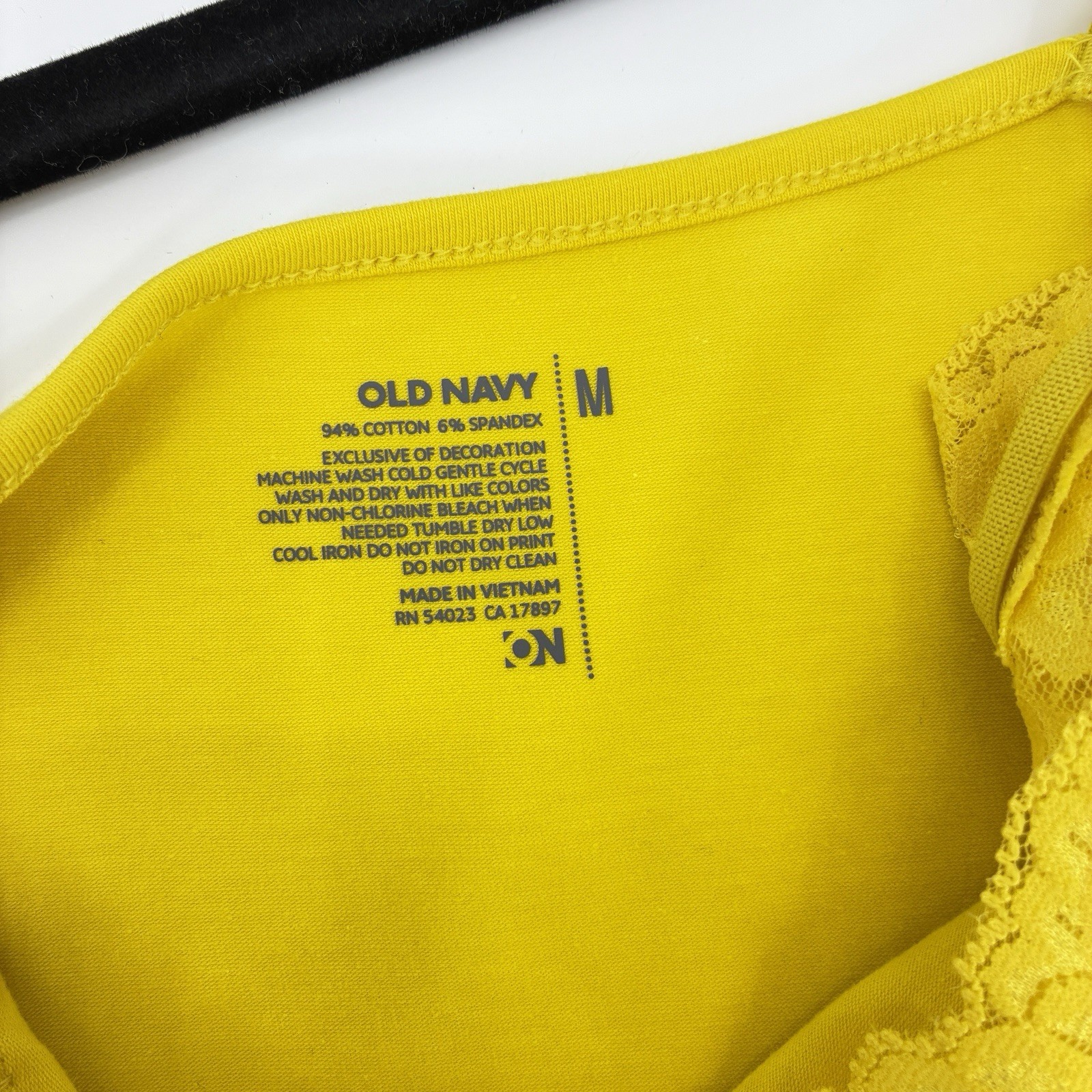 Old Navy Y2K Lace Trim Camisole Tank Top Spaghetti Strap Lace Medium Yellow NWT