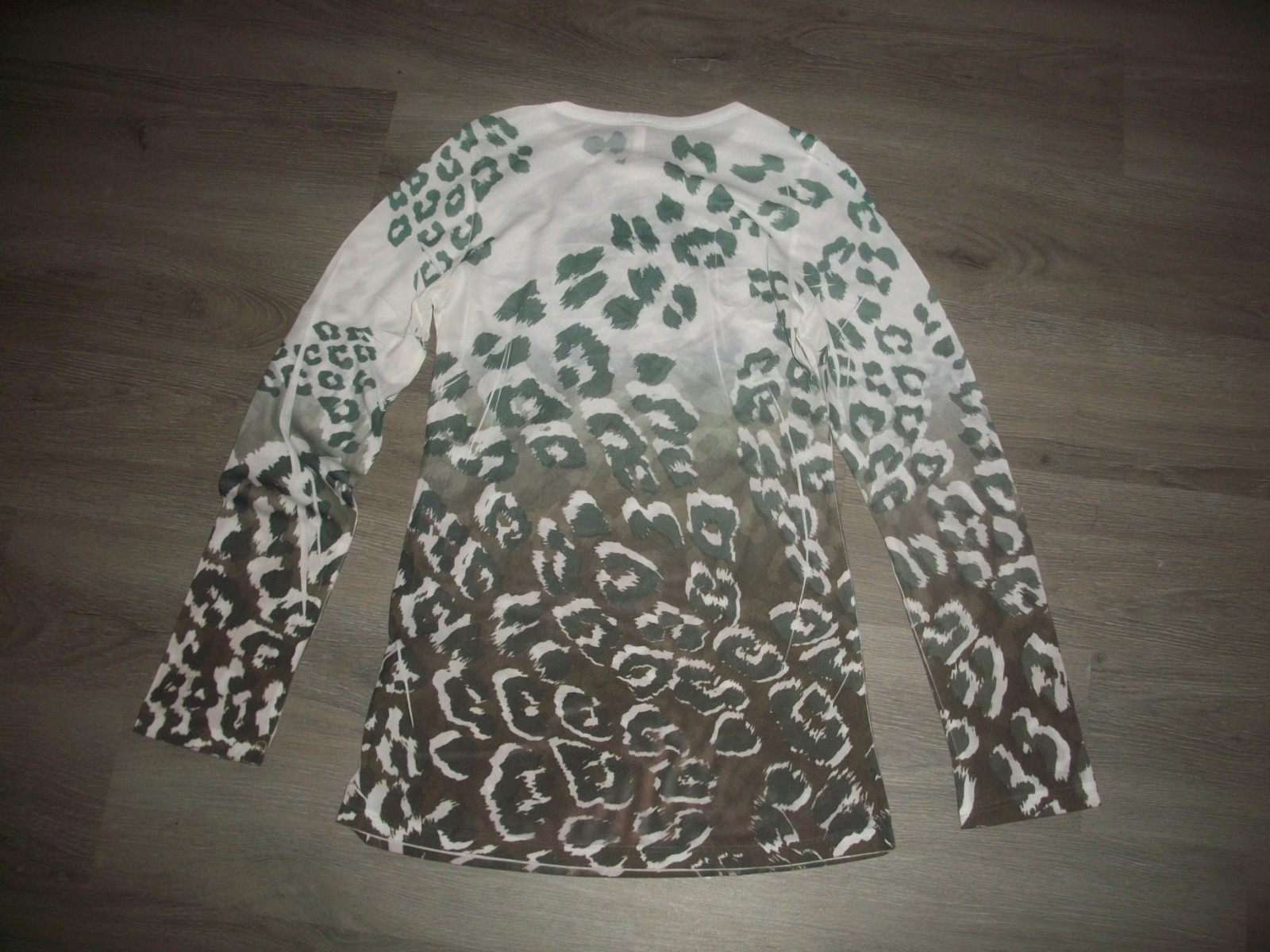 womens long sleeve autumn blouse.olive cheetah.RUE 21. medium