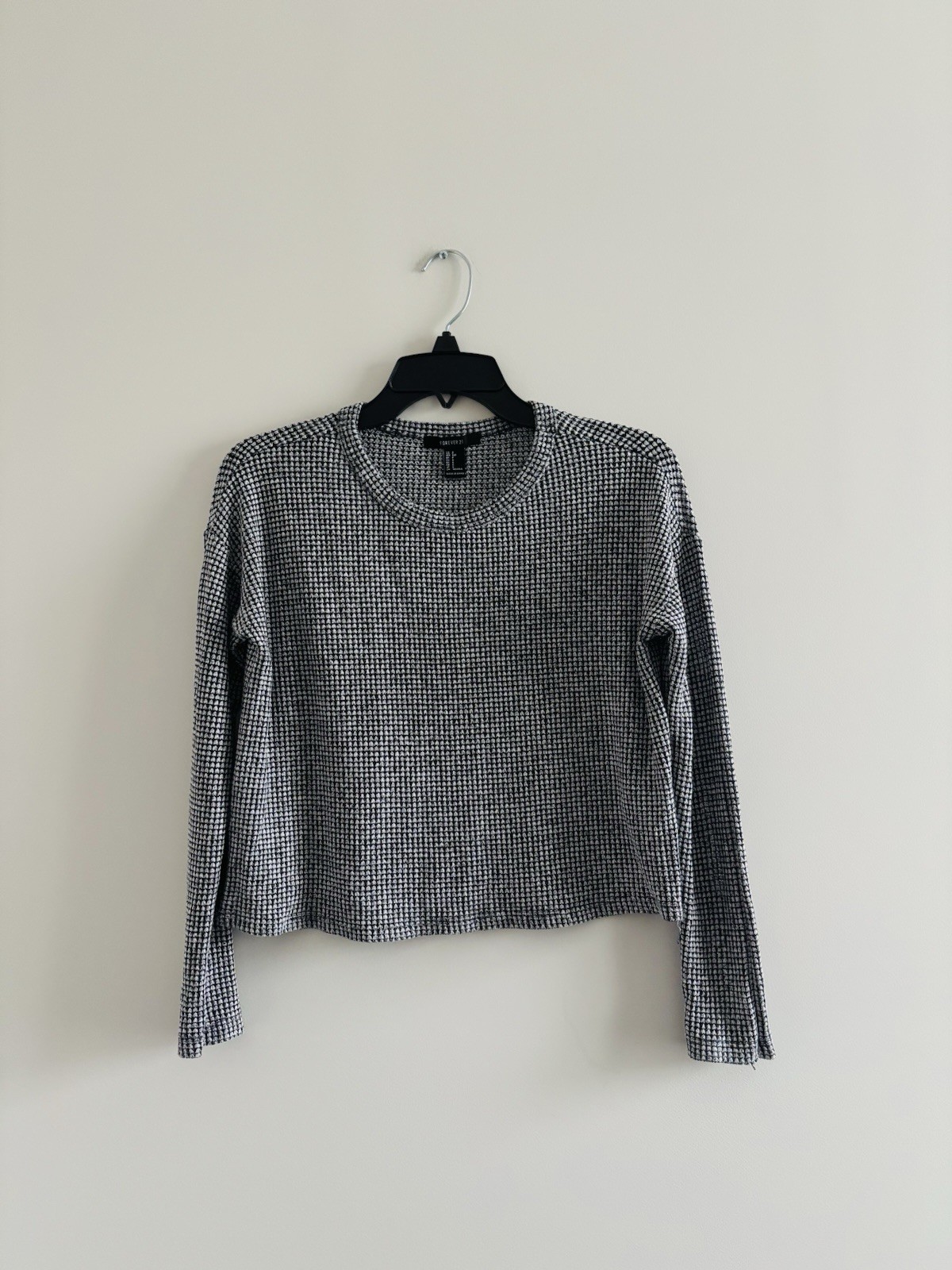 Forever 21 Knit Top Black White Long Sleeve Crop Womens S 90s Grunge Minimalist